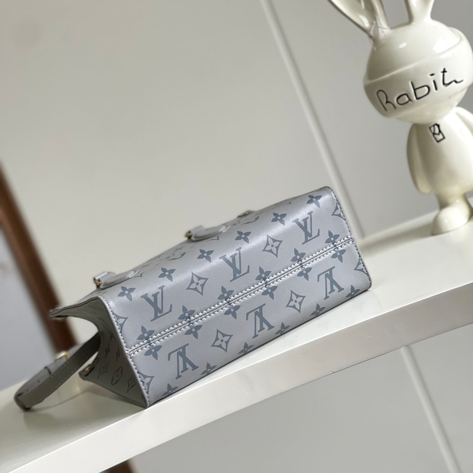 Louis Vuitton OnTheGo PM  M12465 - DopestKickz