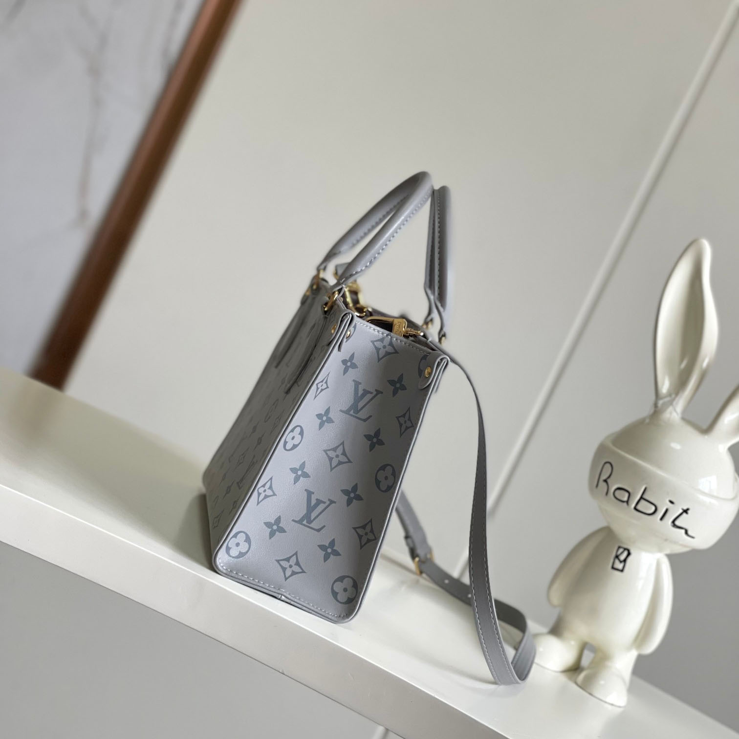 Louis Vuitton OnTheGo PM  M12465 - DopestKickz