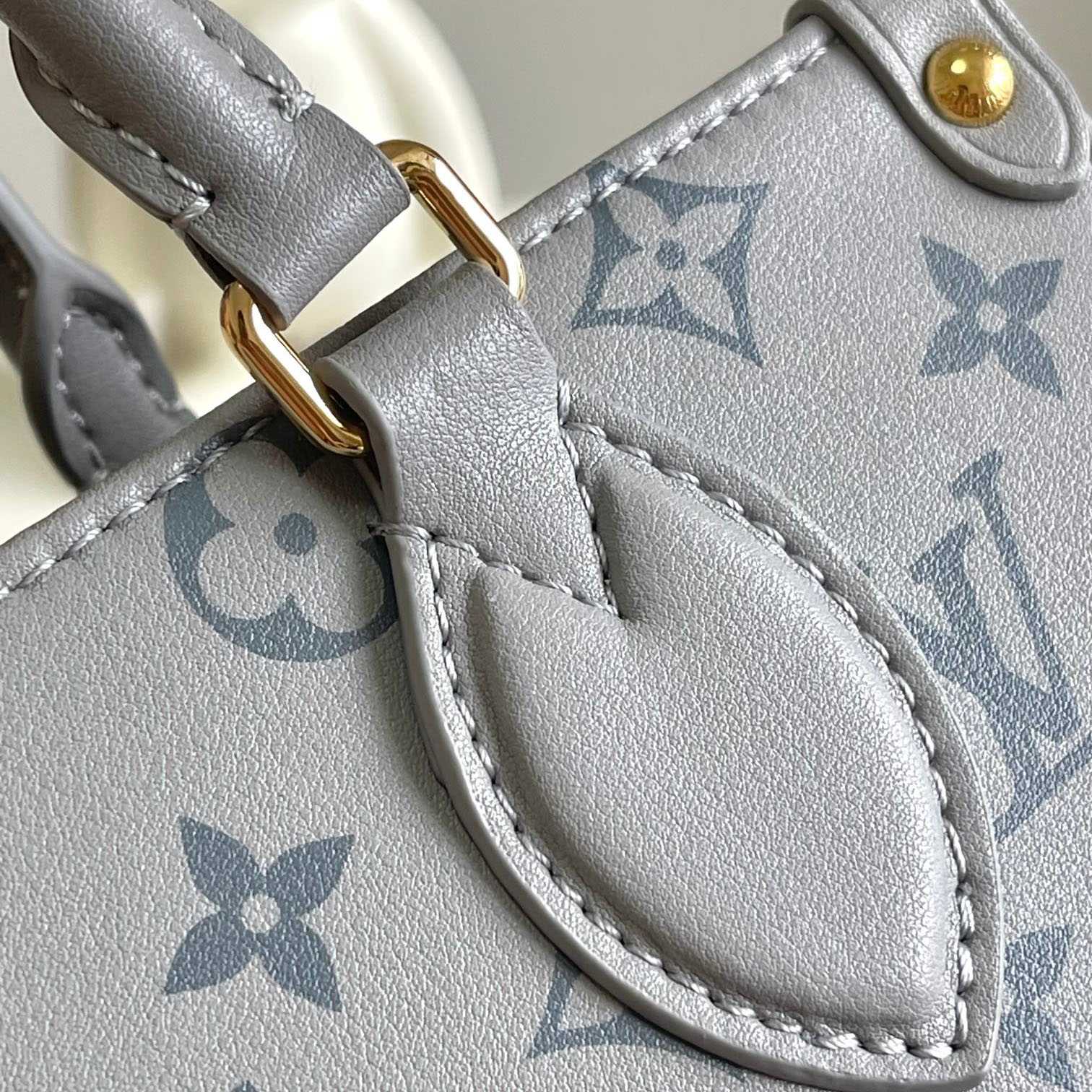 Louis Vuitton OnTheGo PM  M12465 - DopestKickz