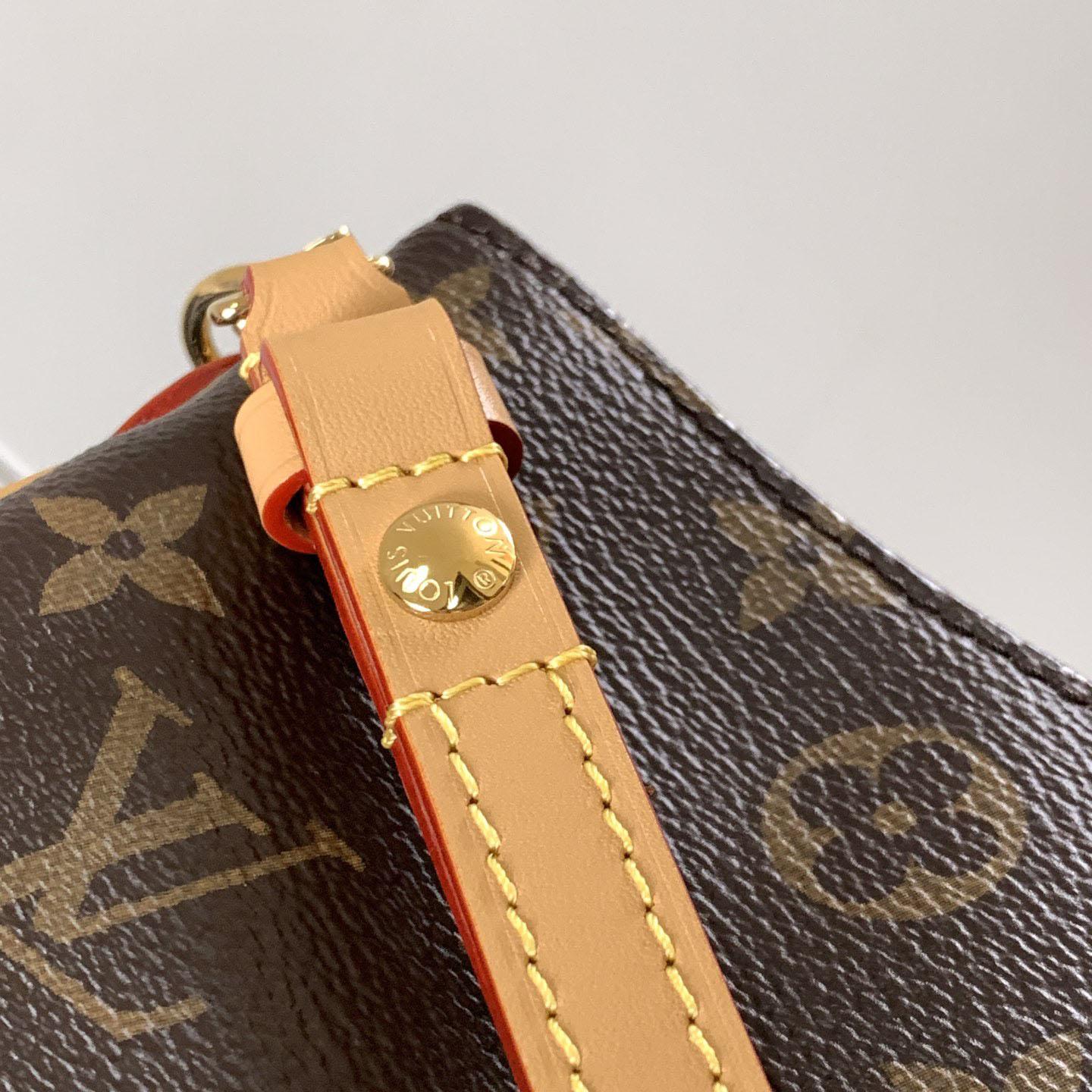 Louis Vuitton Liv Pochette  M83008 - DopestKickz