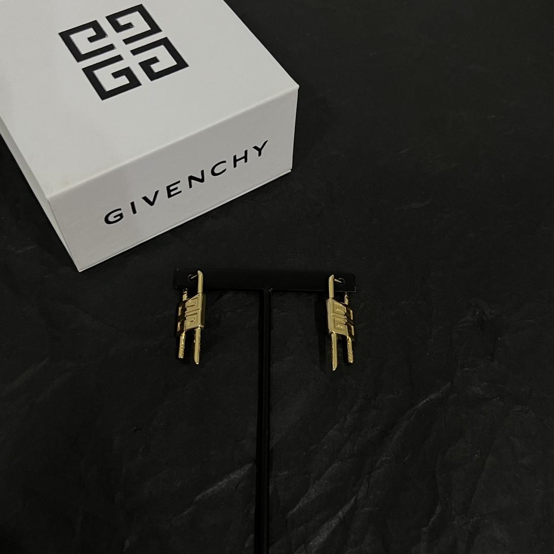 Givenchy Earrings - DopestKickz