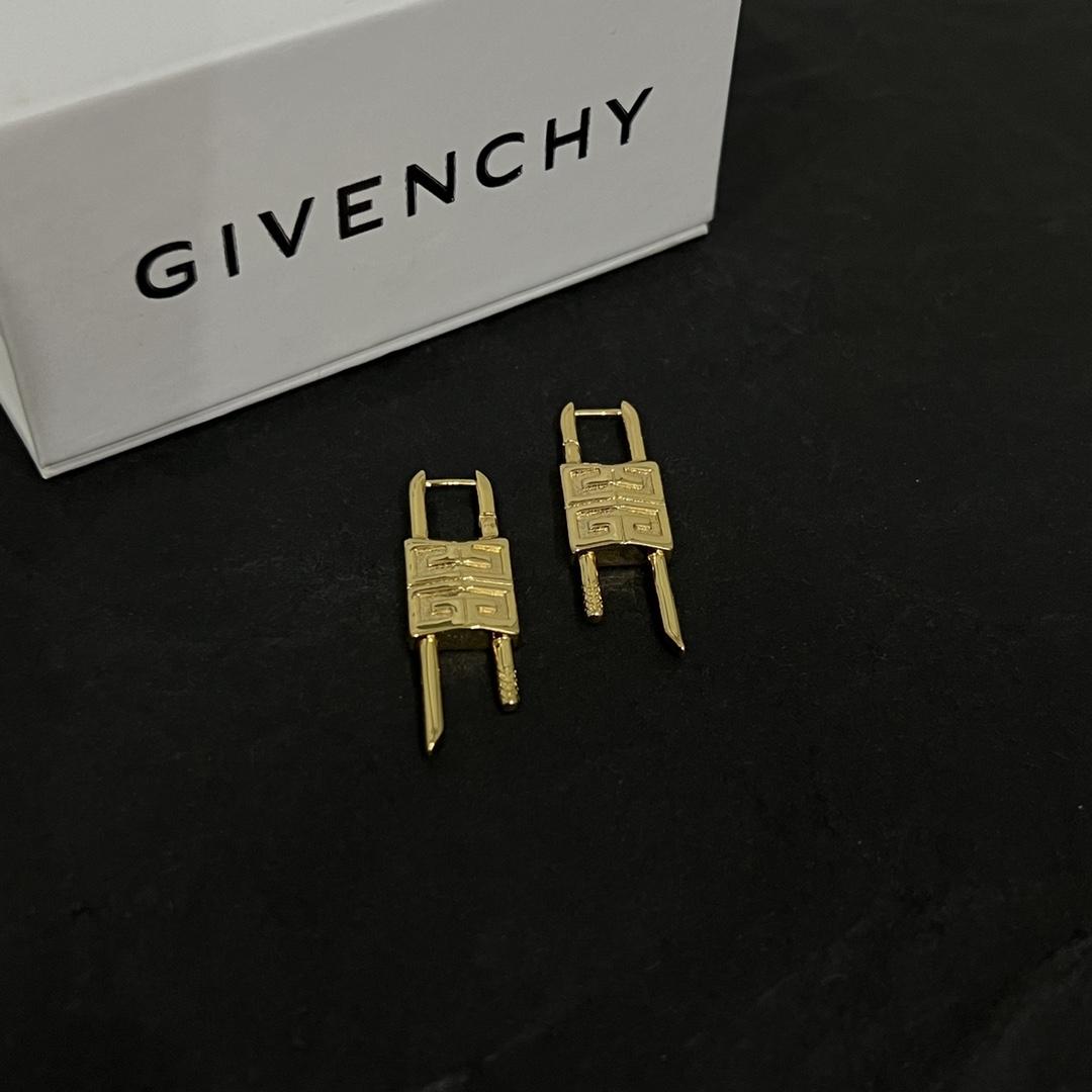Givenchy Earrings - DopestKickz
