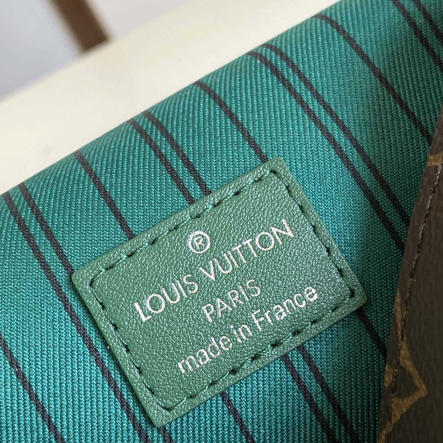 Louis Vuitton Steamer Wearable Wallet  M12808 - DopestKickz