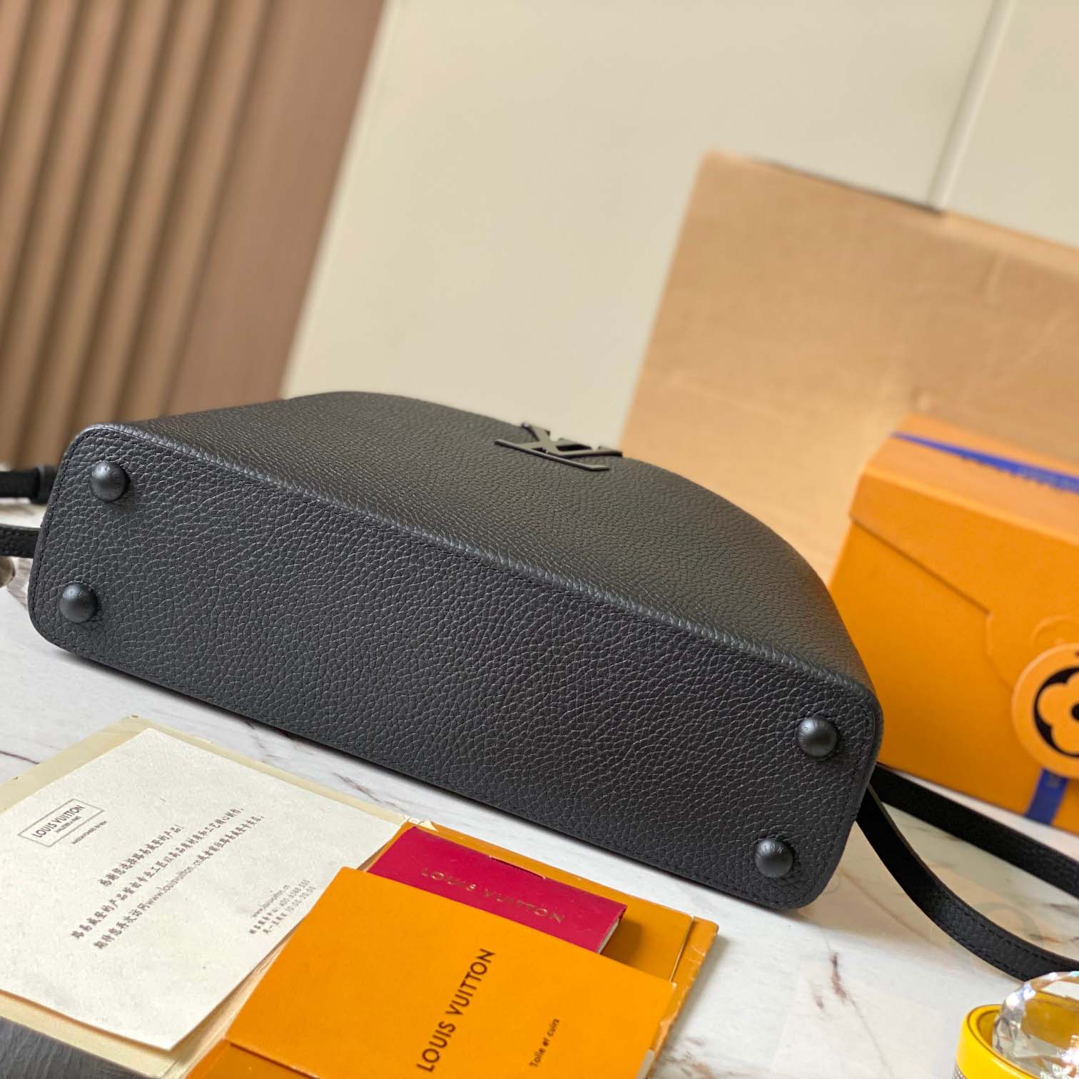 Louis Vuitton Capucines East-West MM  M23947 - DopestKickz