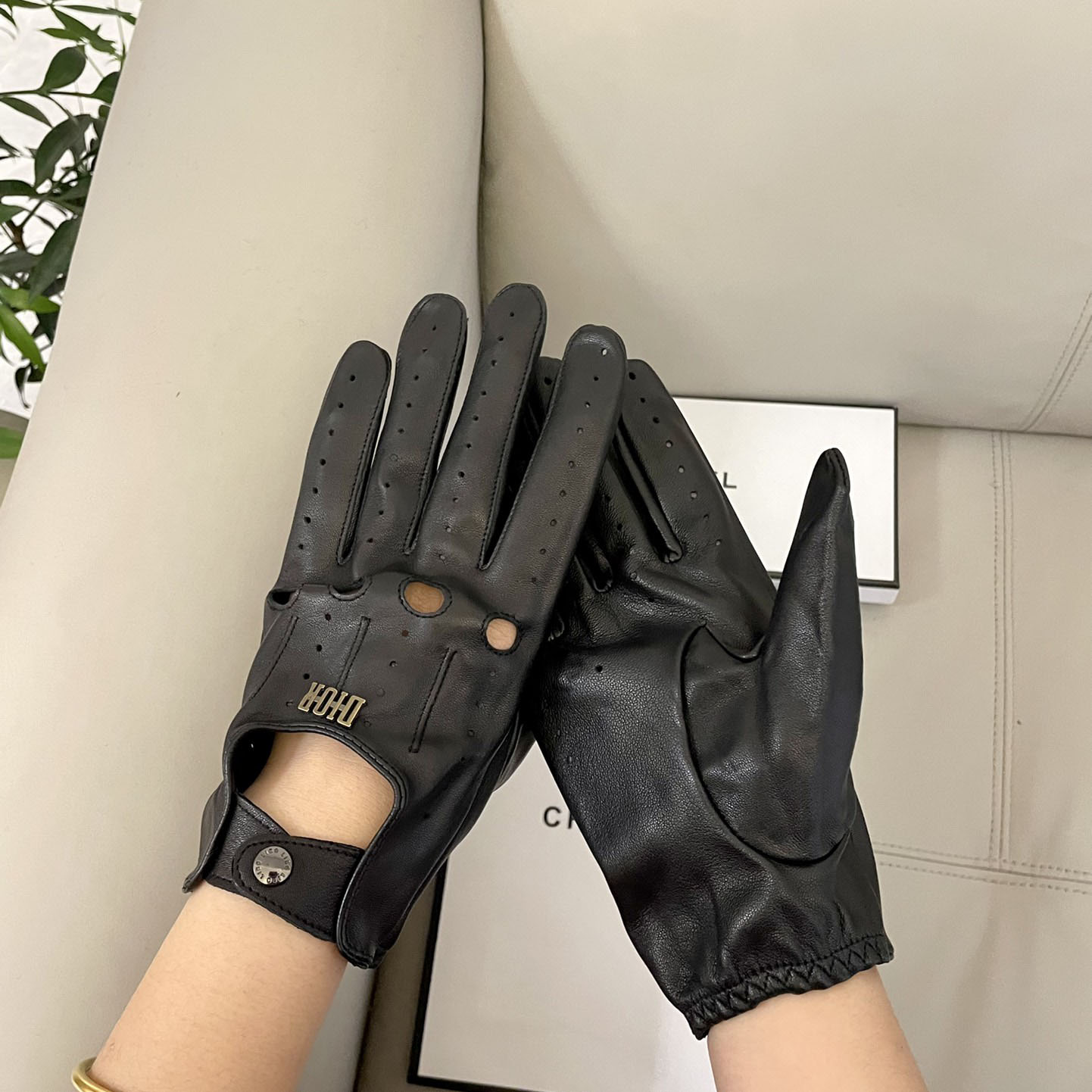 Dior Gloves  - DopestKickz