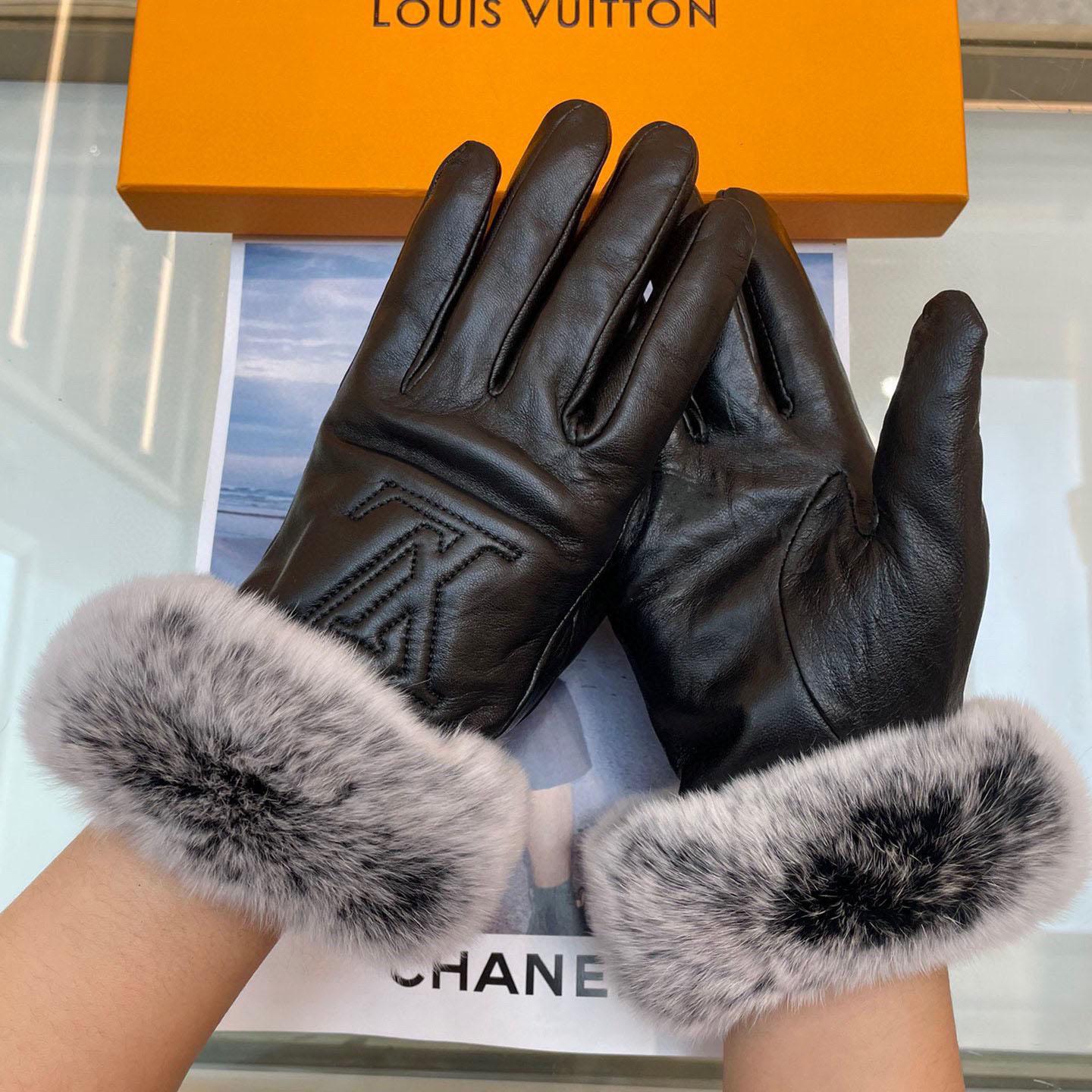 Louis Vuitton Gloves  - DopestKickz