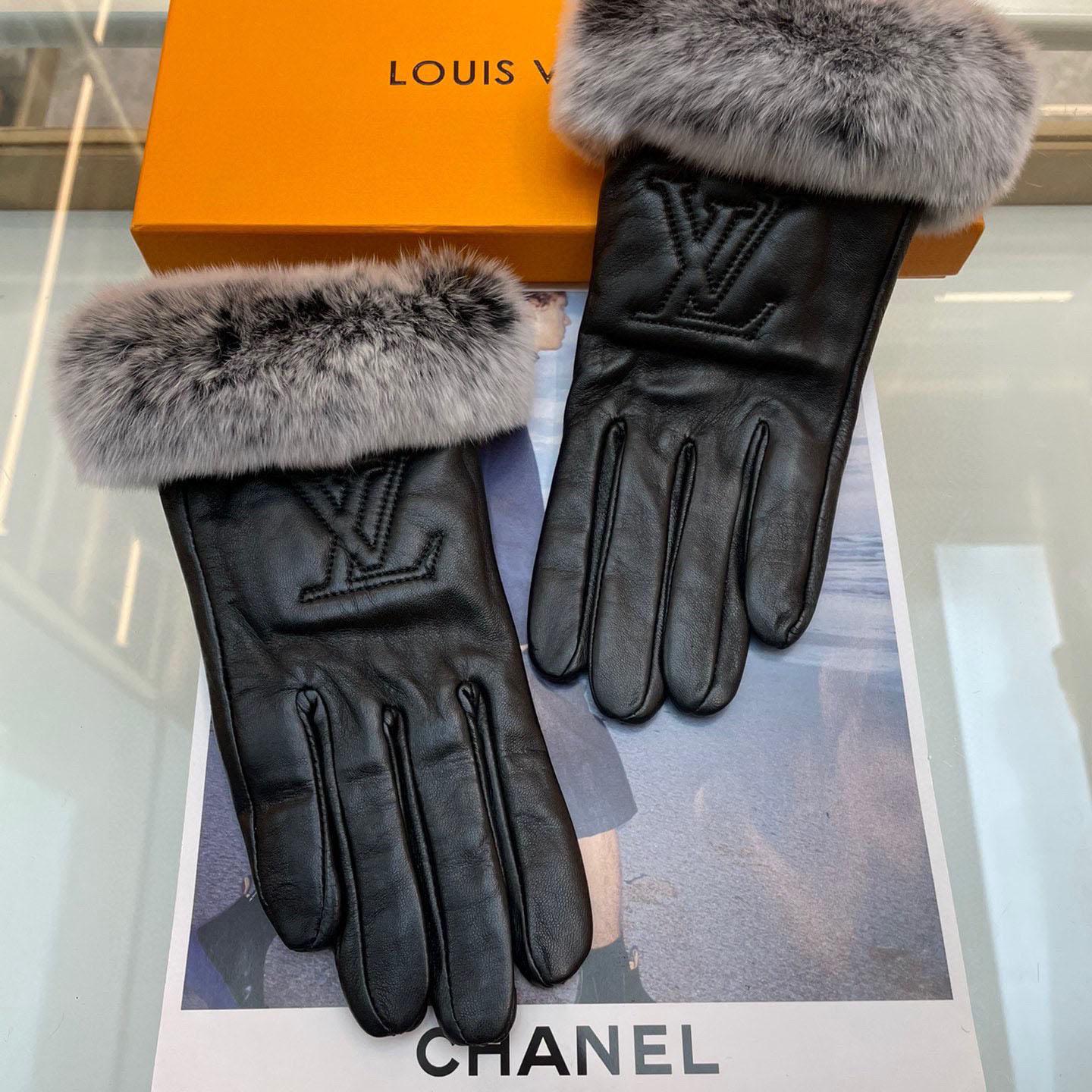 Louis Vuitton Gloves  - DopestKickz