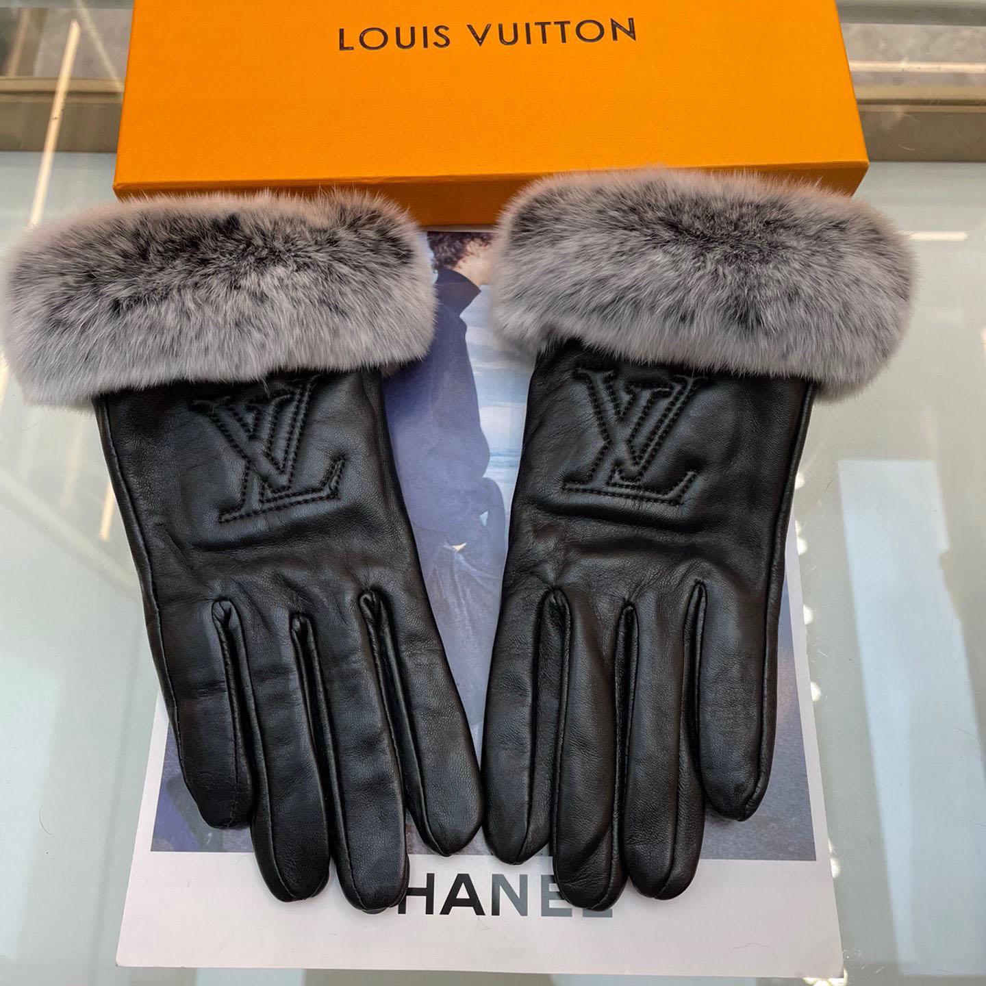 Louis Vuitton Gloves  - DopestKickz