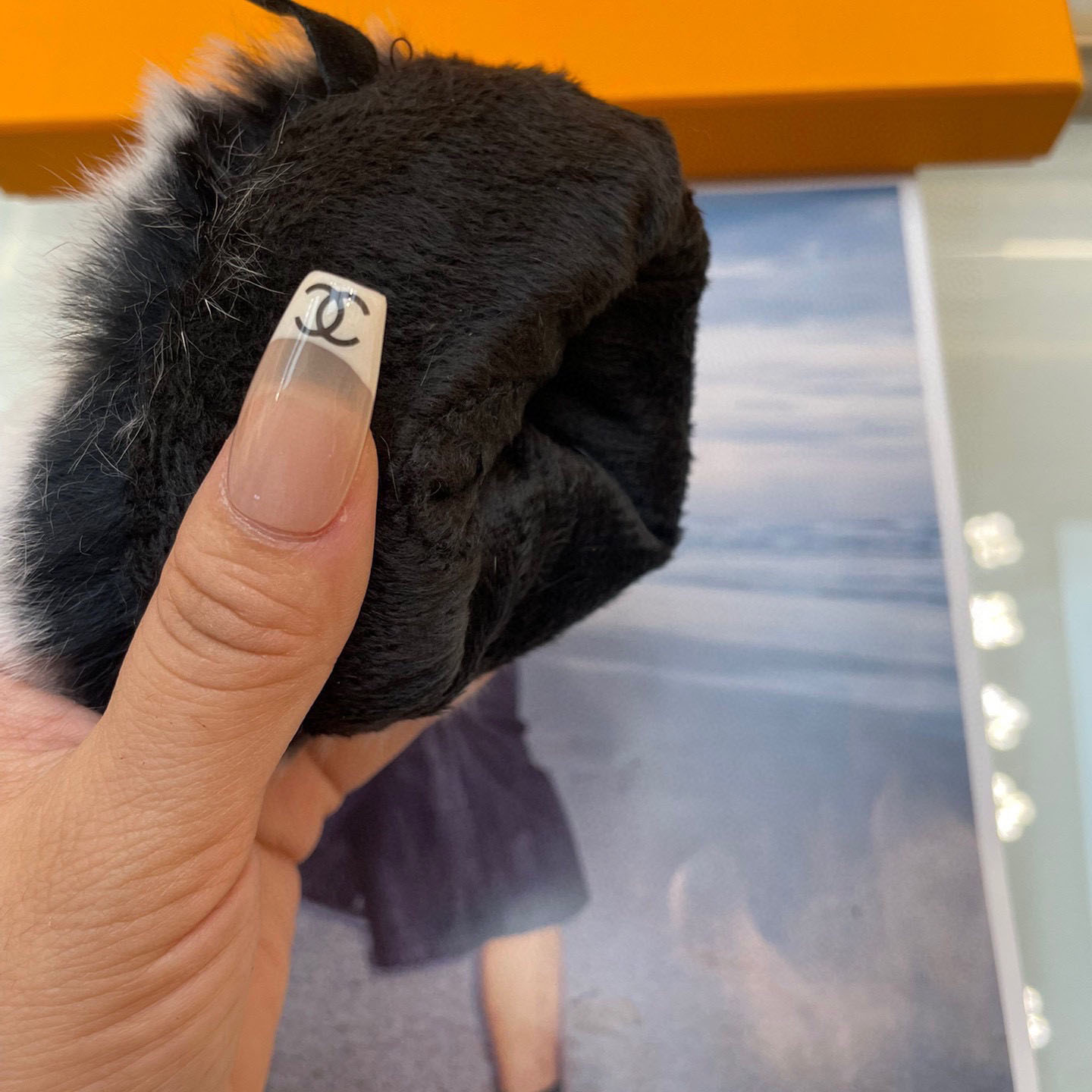 Louis Vuitton Gloves  - DopestKickz