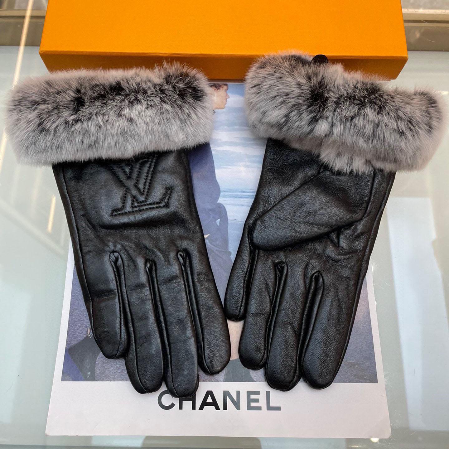 Louis Vuitton Gloves  - DopestKickz