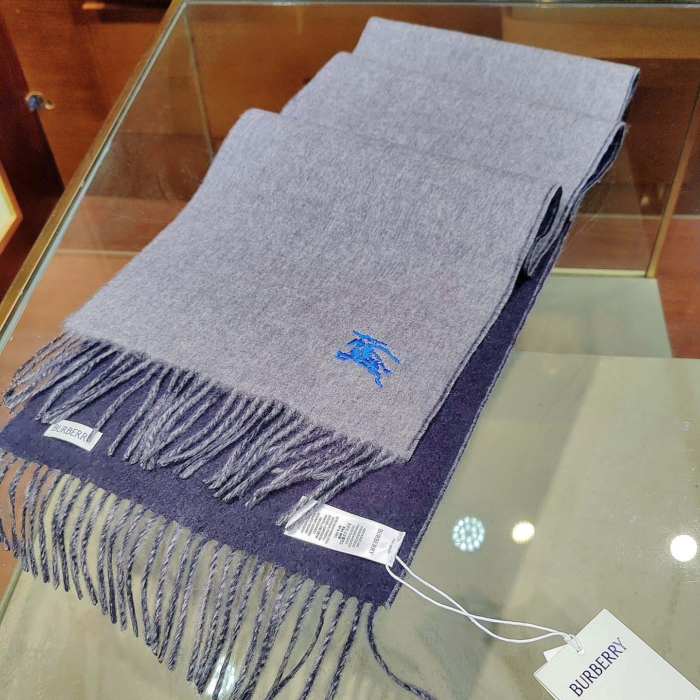 Burberry Reversible Cashmere Scarf - DopestKickz