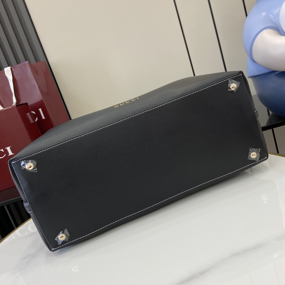 Gucci GG Emblem Medium Tote Bag - DopestKickz