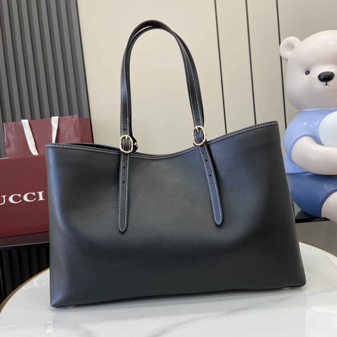Gucci GG Emblem Medium Tote Bag - DopestKickz