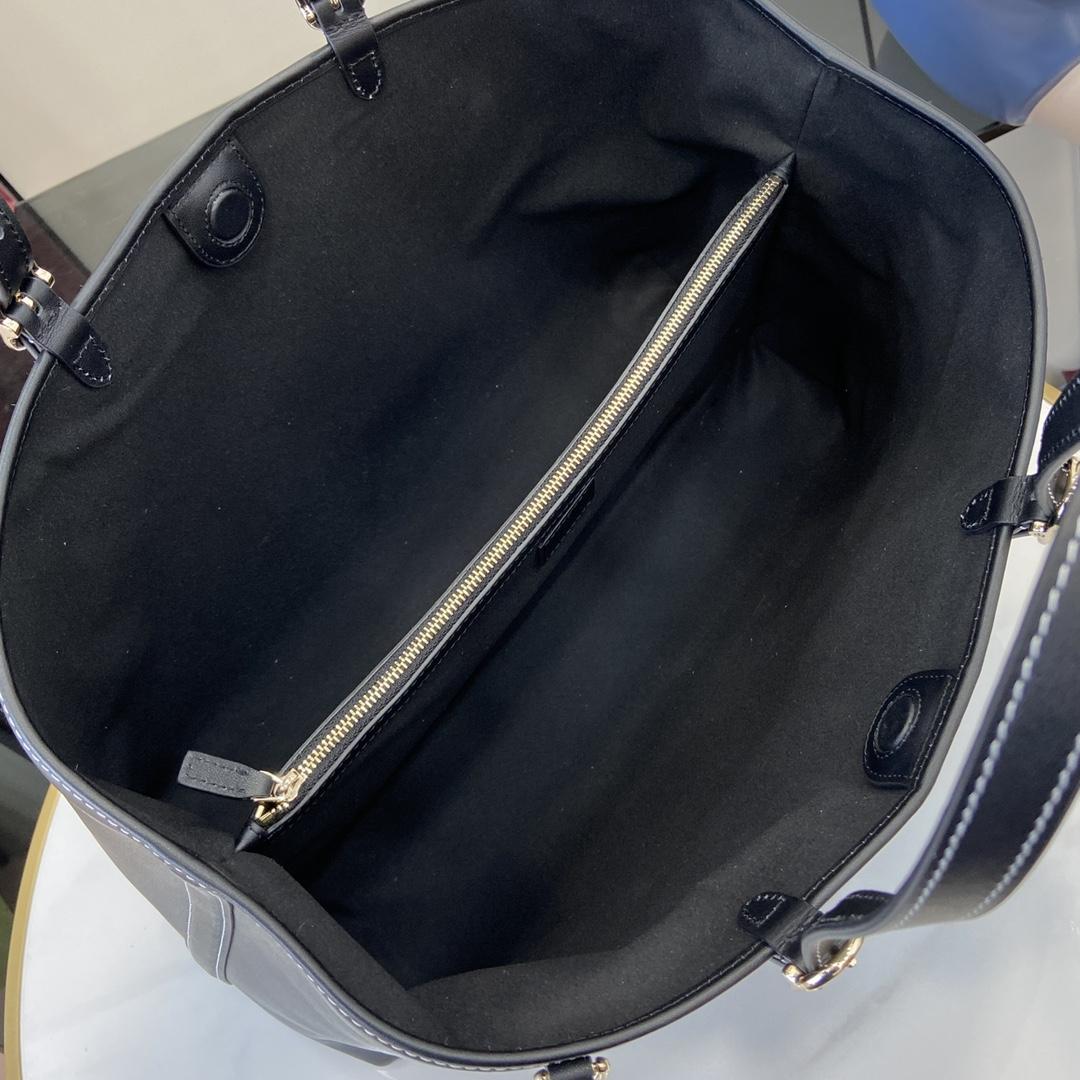 Gucci GG Emblem Medium Tote Bag - DopestKickz