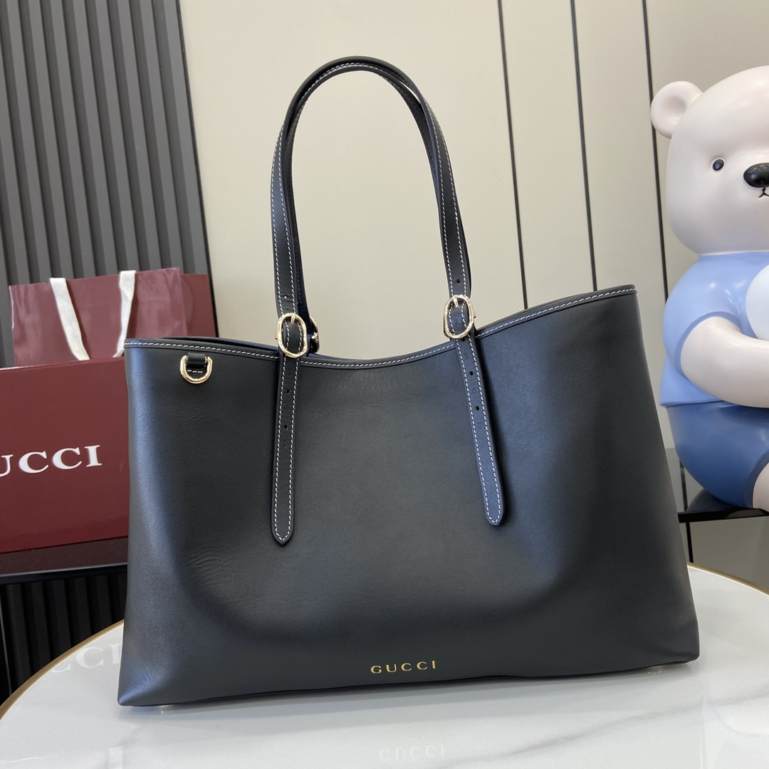 Gucci GG Emblem Medium Tote Bag - DopestKickz