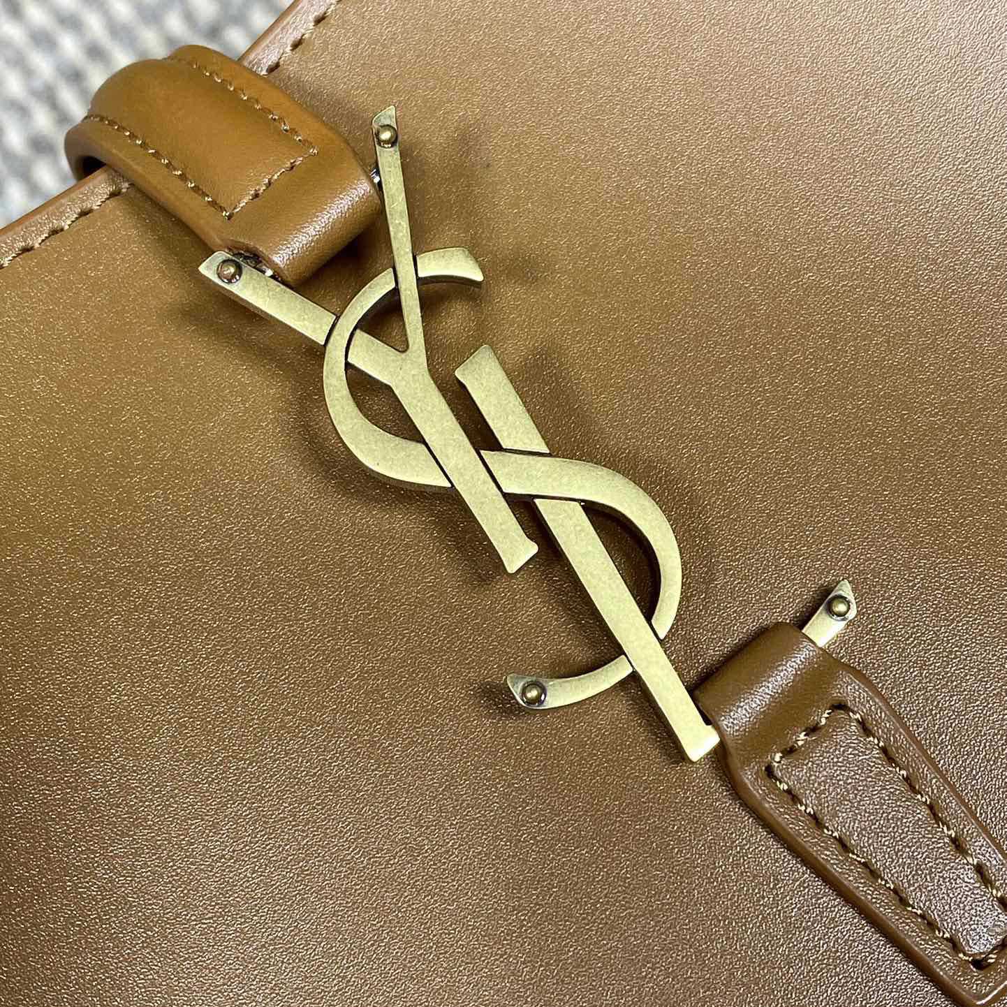 Saint Laurent Le 37 In Shiny Leather - DopestKickz