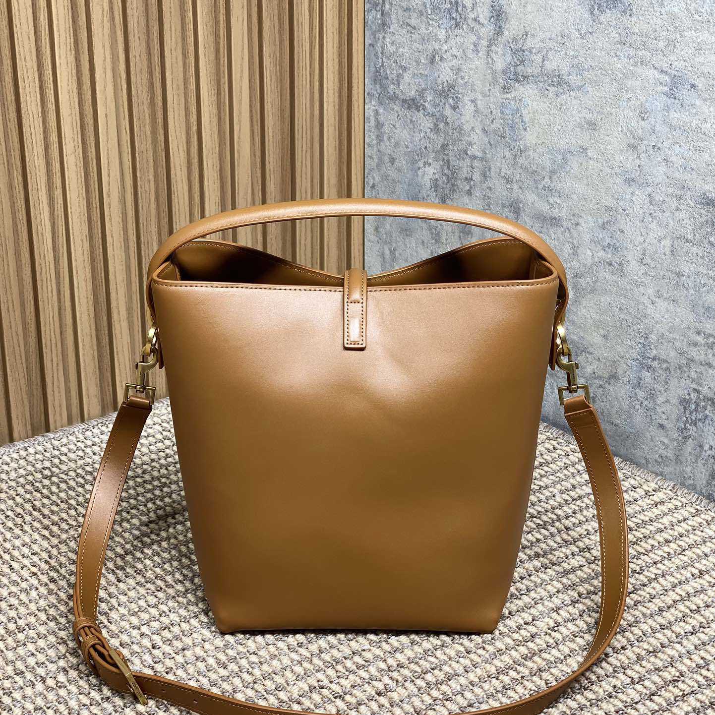 Saint Laurent Le 37 In Shiny Leather - DopestKickz