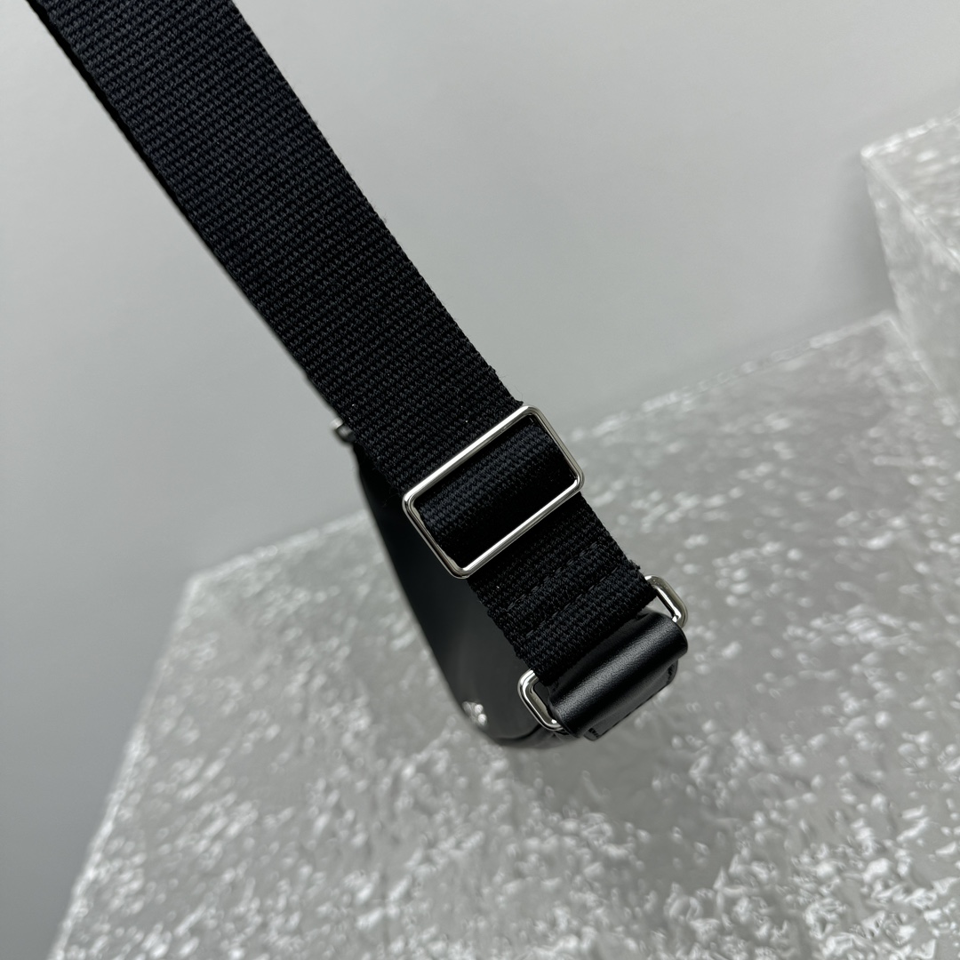 Jacquemus x Nike Le Sac Swoosh (30x 8.5cm) - DopestKickz