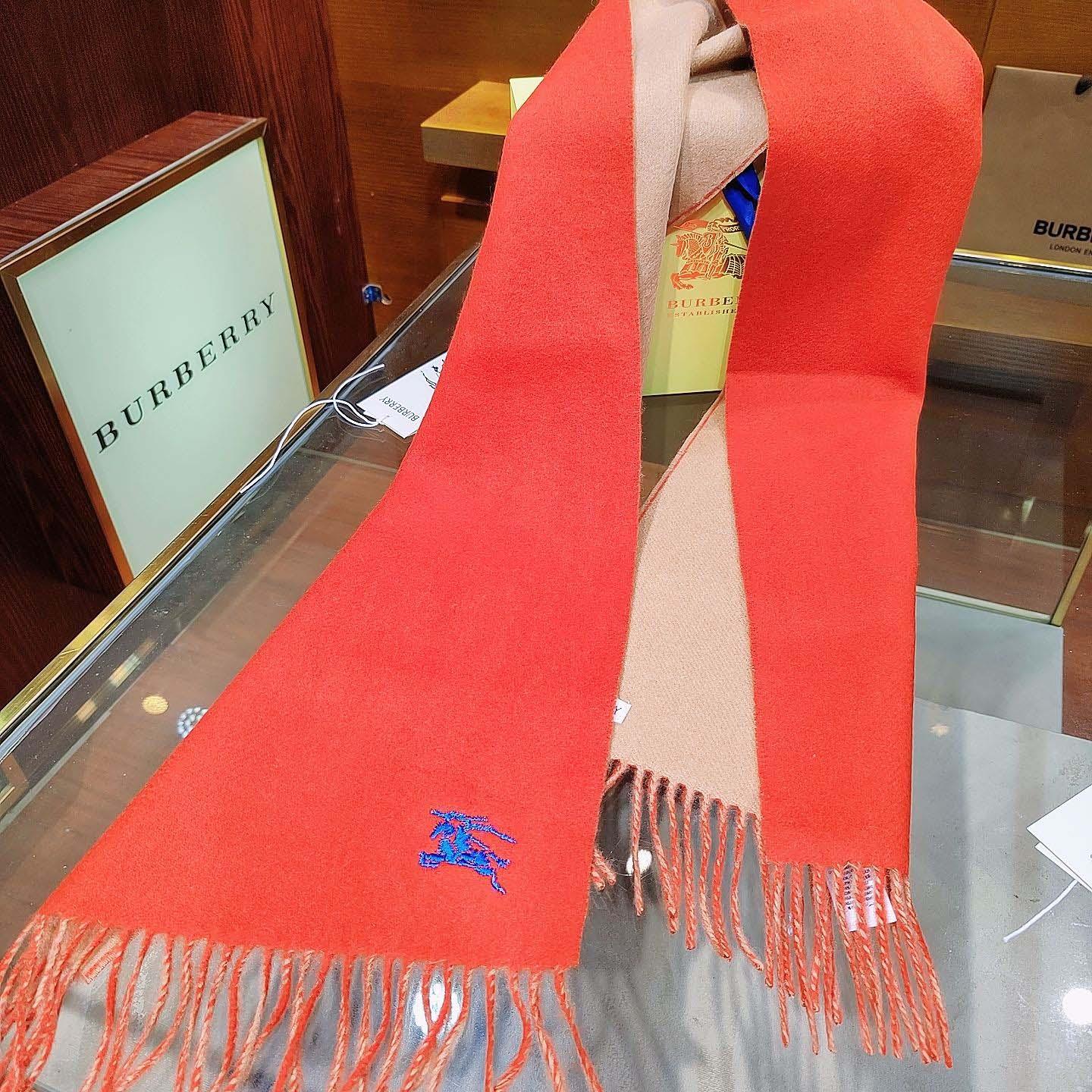 Burberry Reversible Cashmere Scarf - DopestKickz