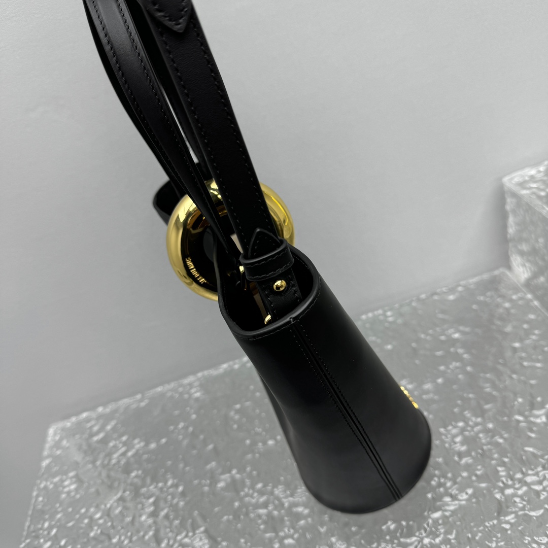 Jacquemus Le Petit Bambola Bag （10x10x20cm） - DopestKickz