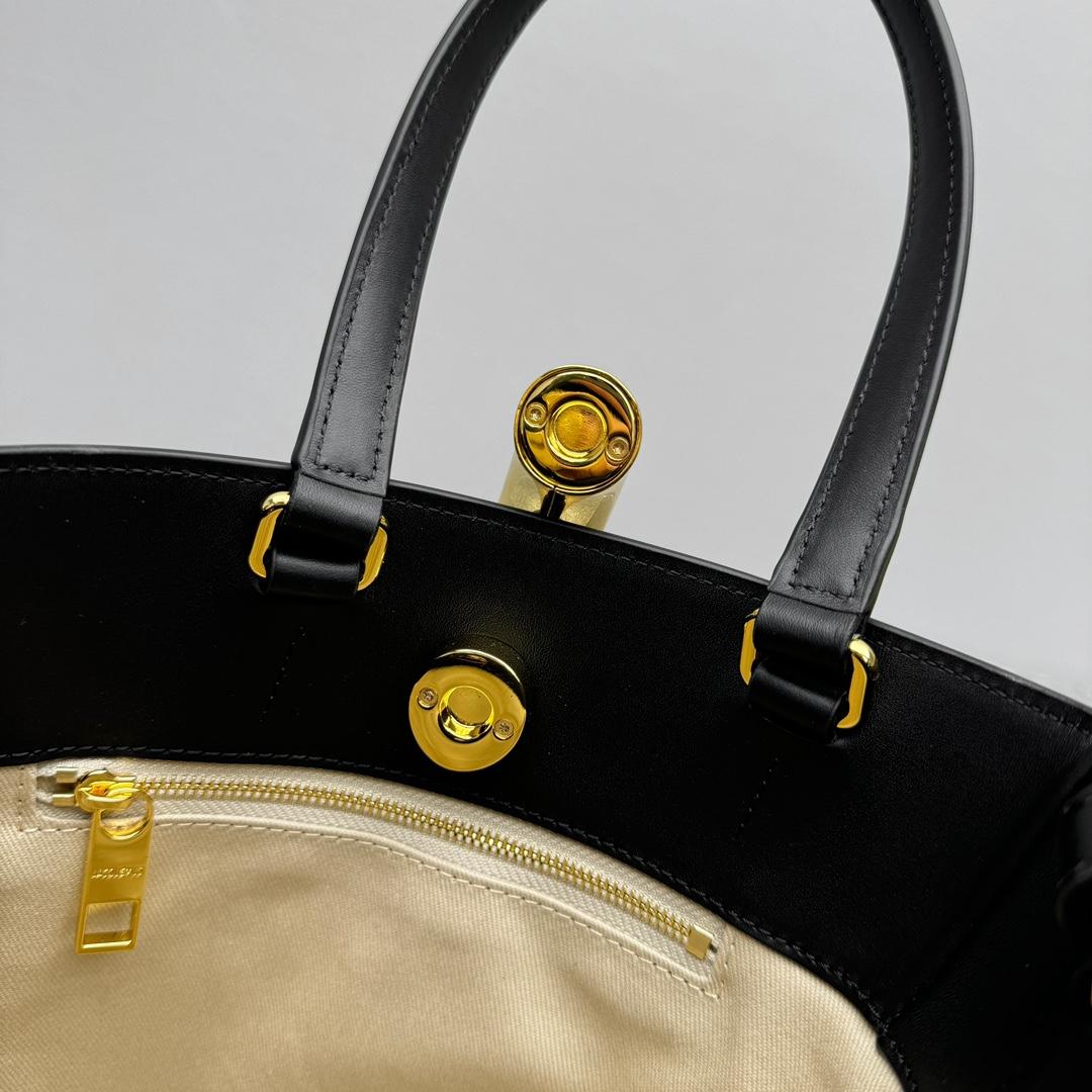 Jacquemus Le Petit Bambola Bag （10x10x20cm） - DopestKickz