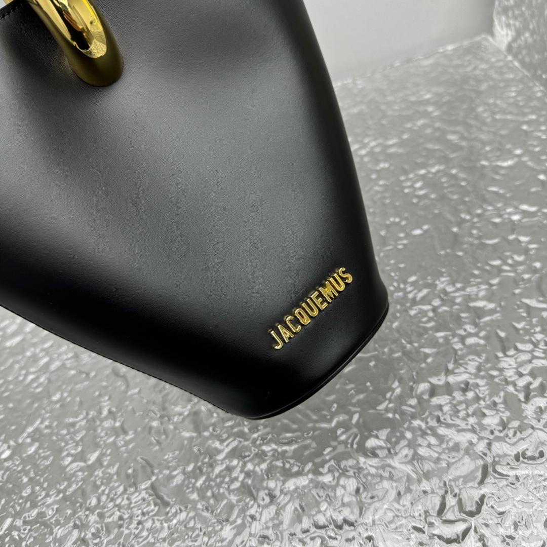 Jacquemus Le Petit Bambola Bag （10x10x20cm） - DopestKickz