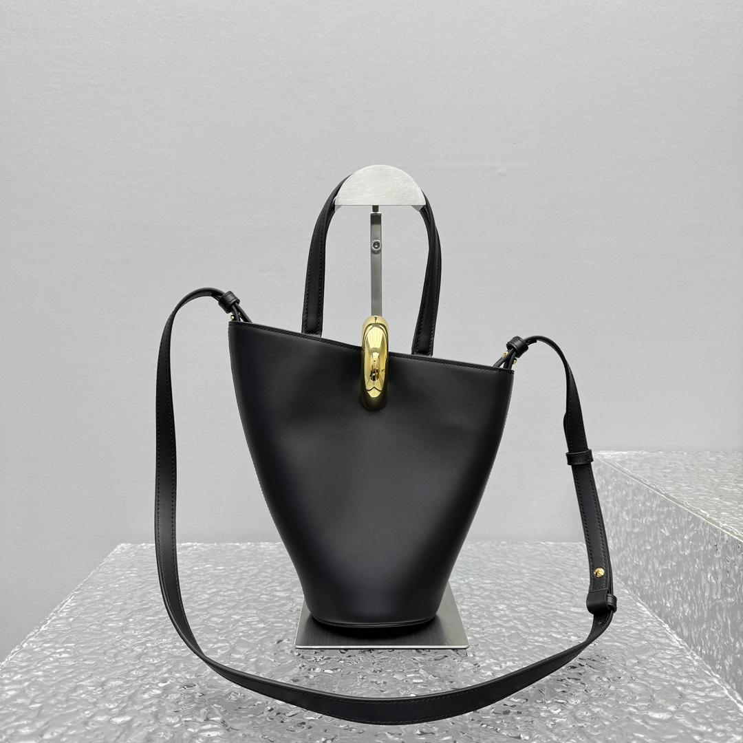 Jacquemus Le Petit Bambola Bag （10x10x20cm） - DopestKickz