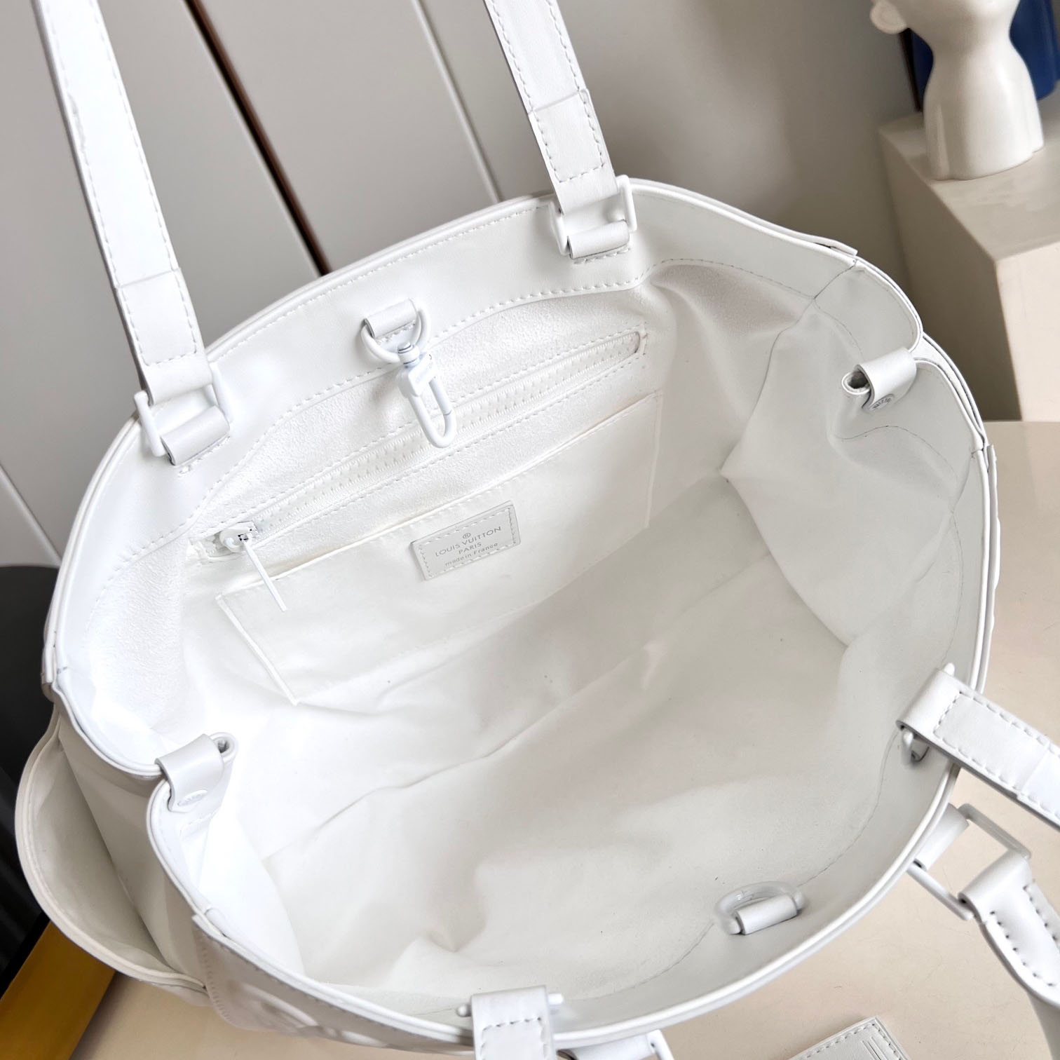 Louis Vuitton Sac Plat  M21841 - DopestKickz