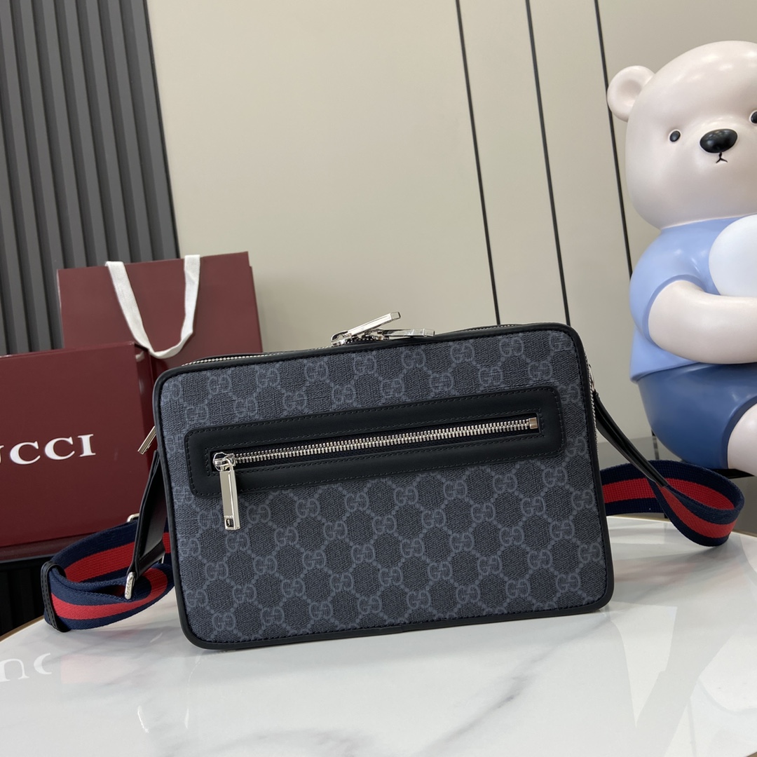Gucci Medium GG Crossbody Bag - DopestKickz
