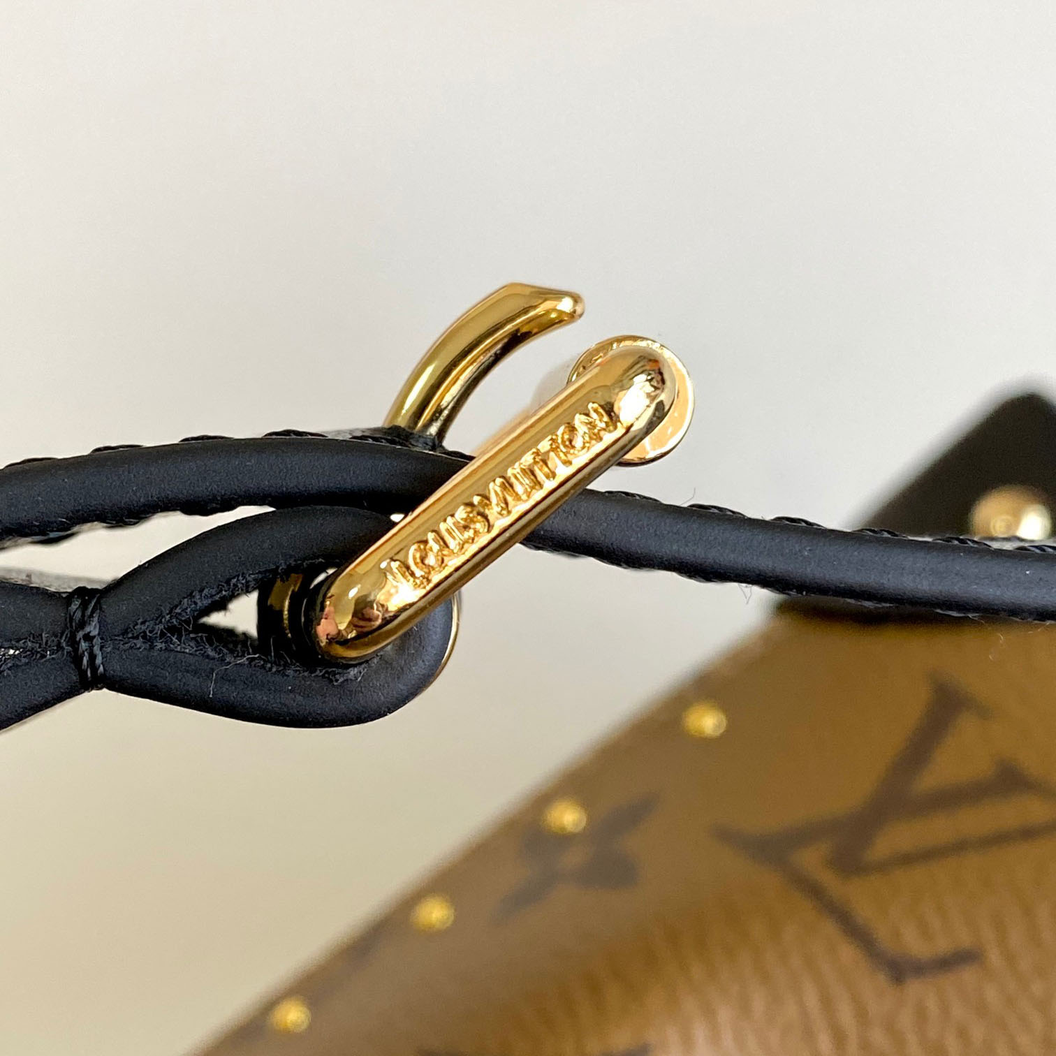 Louis Vuitton Noé Trunk PM  M13324 - DopestKickz