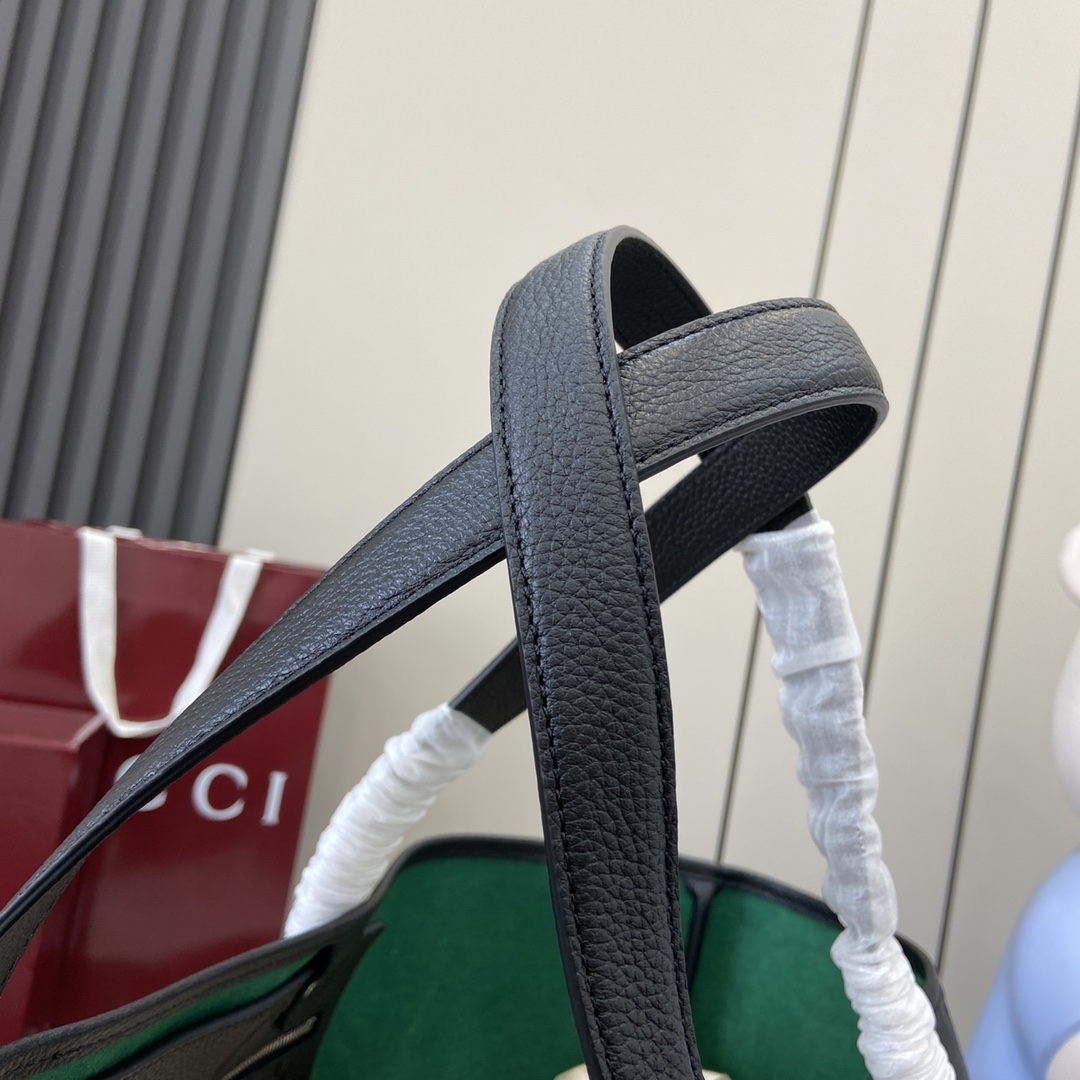 Gucci Medium Jumbo GG Tote Bag - DopestKickz