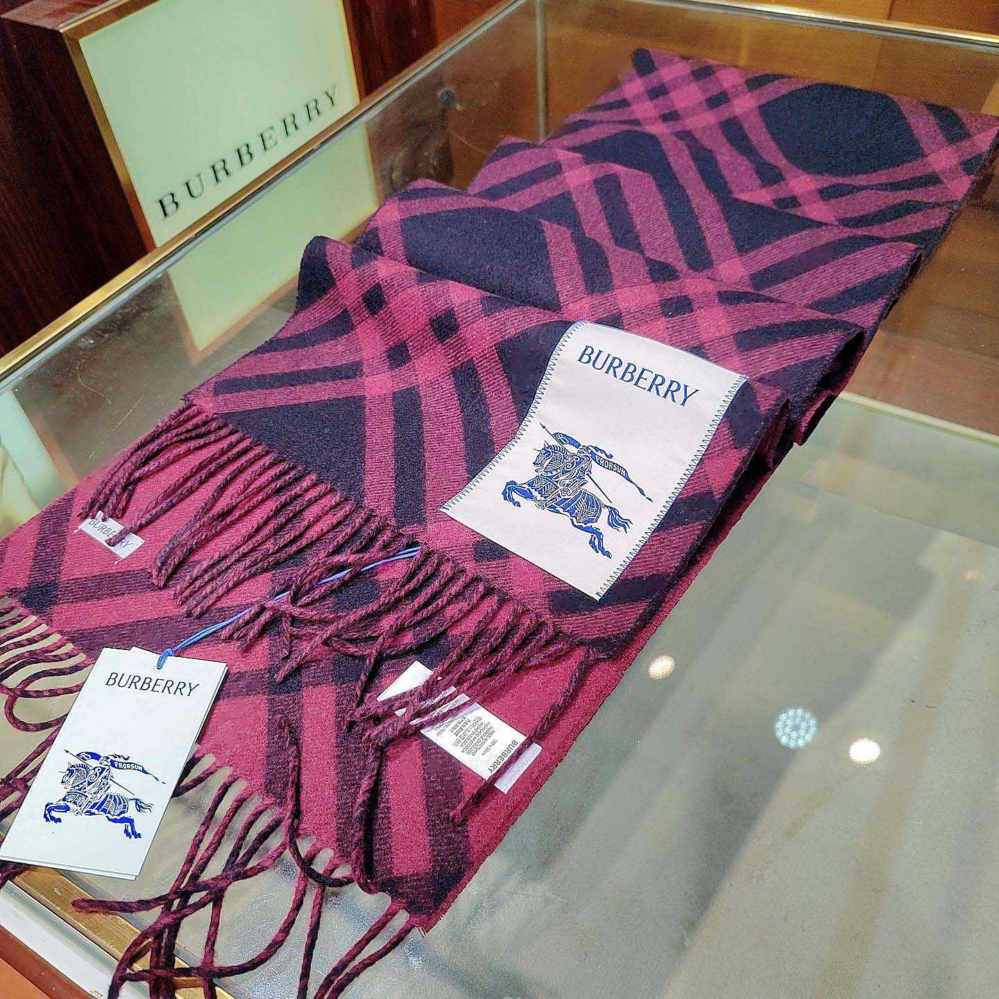 Burberry Check Cashmere Scarf - DopestKickz