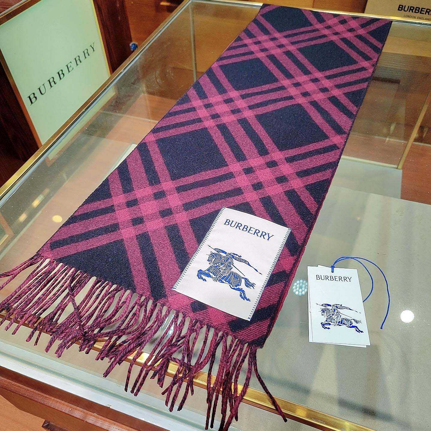 Burberry Check Cashmere Scarf - DopestKickz