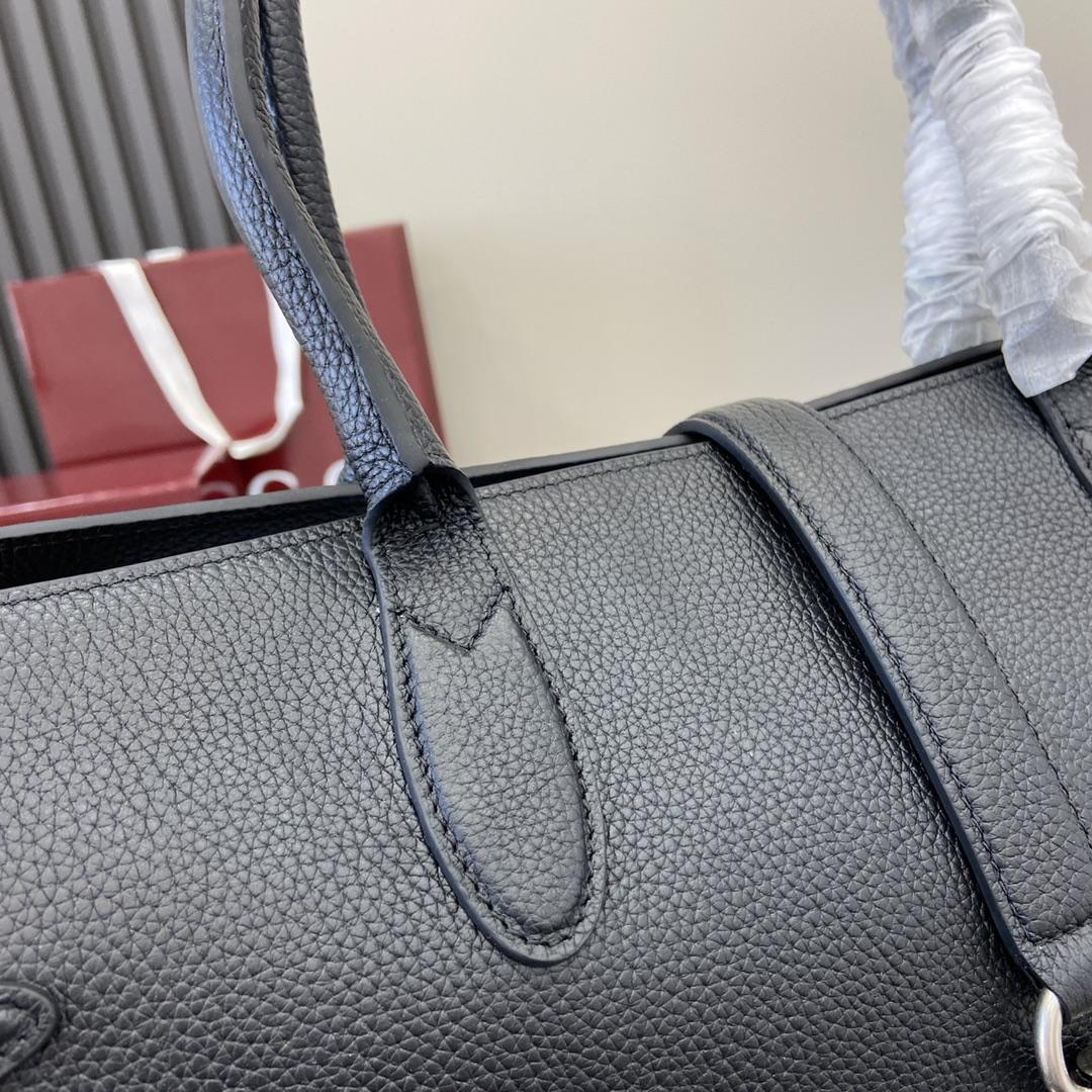 Gucci Large Tote Bag With Hook Closure - DopestKickz