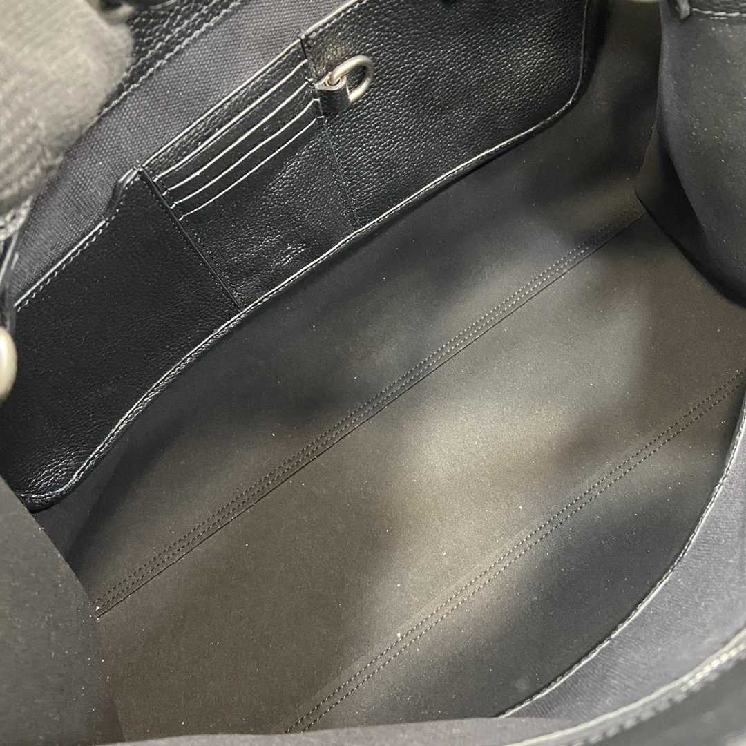 Gucci Large Tote Bag With Hook Closure - DopestKickz