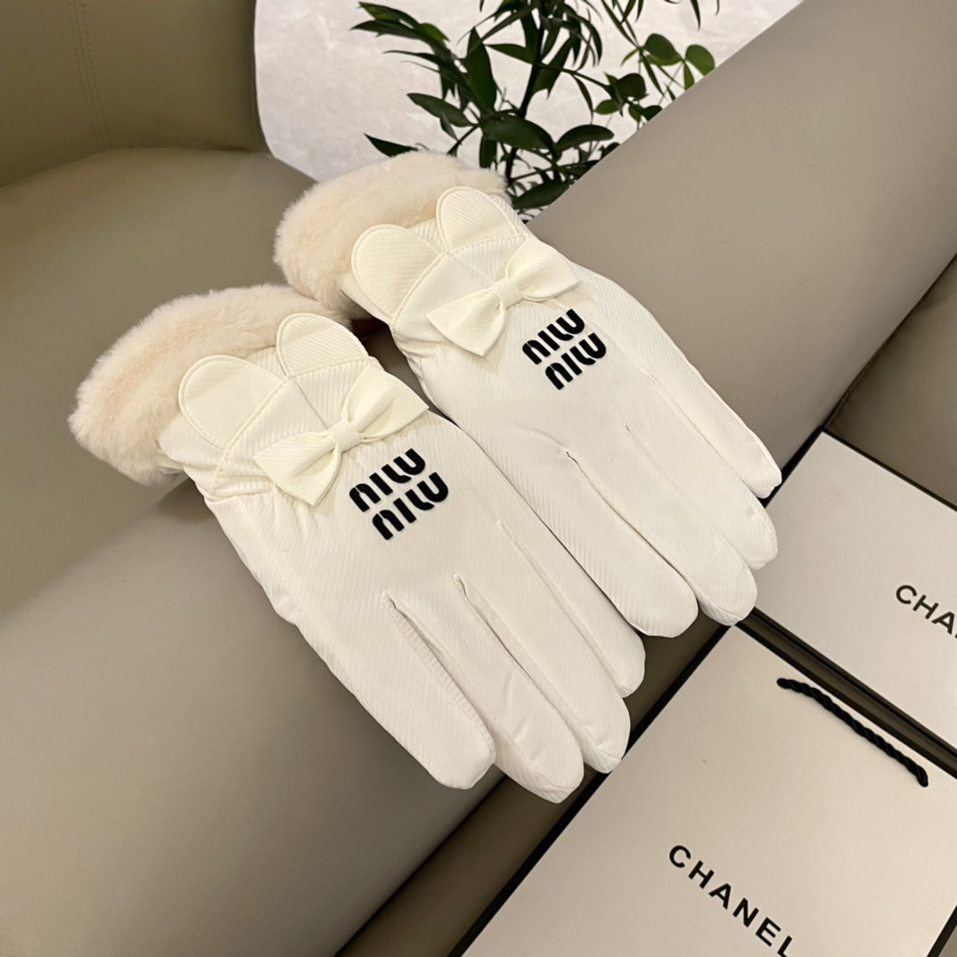 Miu Miu Gloves  - DopestKickz