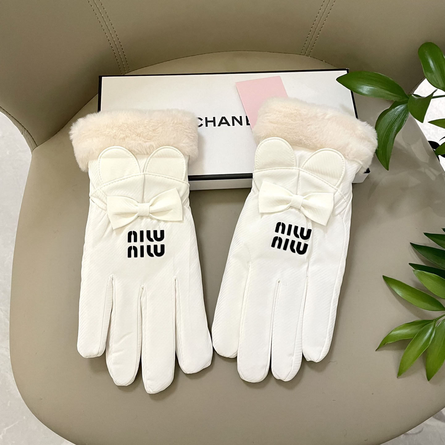 Miu Miu Gloves  - DopestKickz