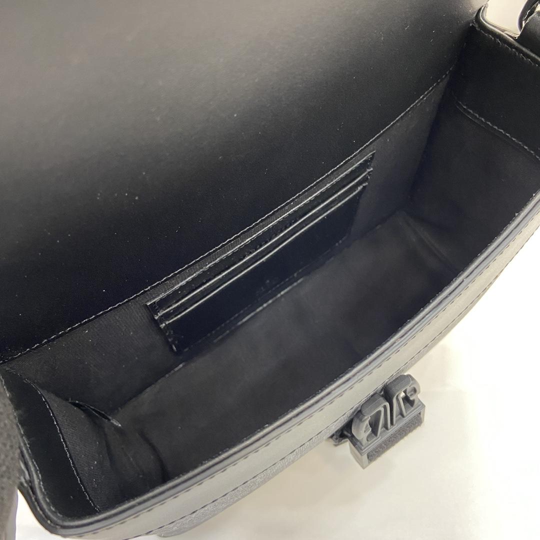 Gucci Super Mini GG Bag - DopestKickz