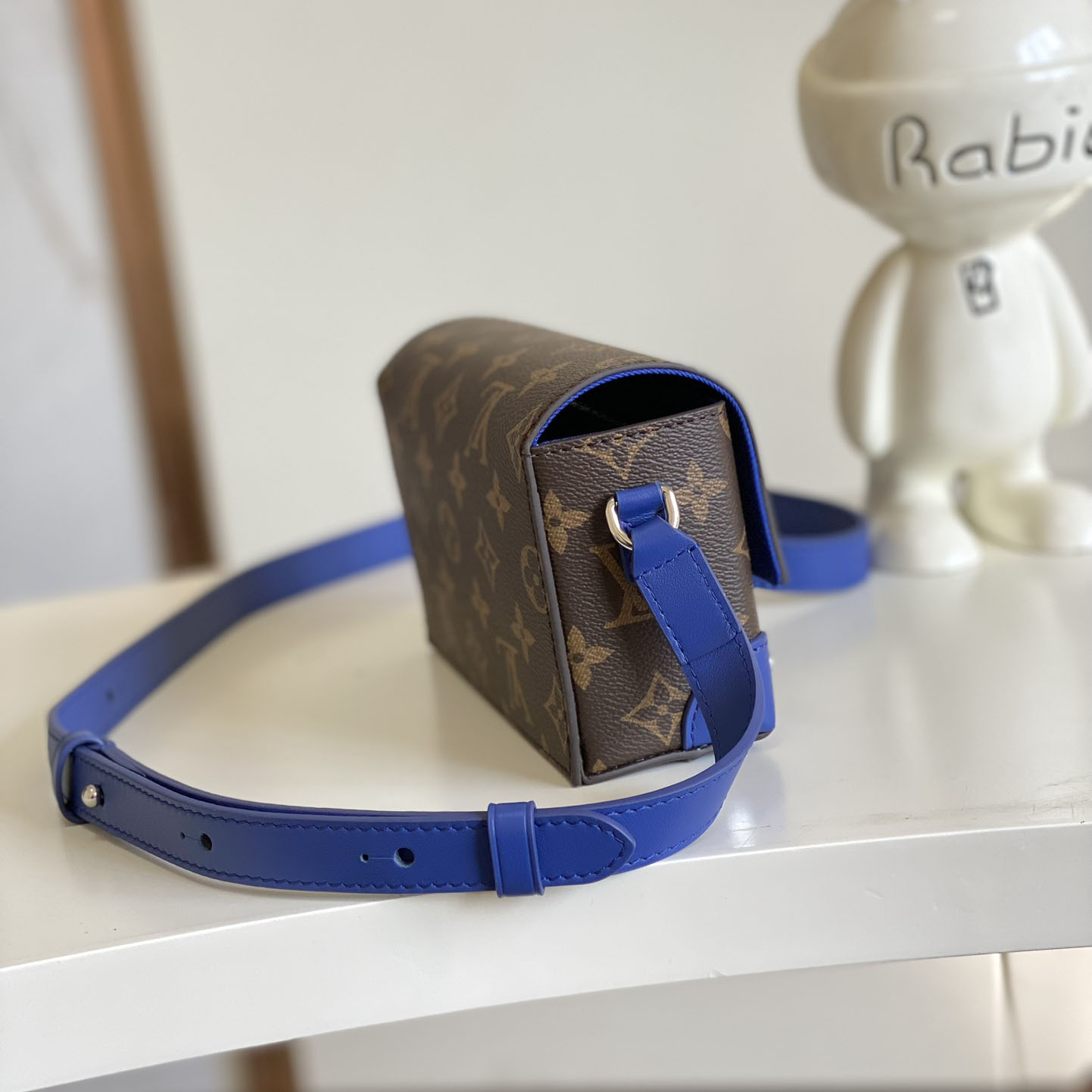 Louis Vuitton Steamer Wearable Wallet  M12810 - DopestKickz