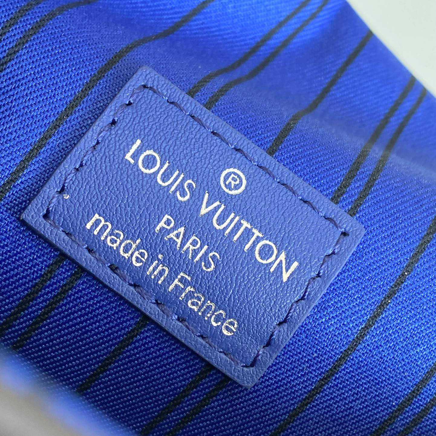 Louis Vuitton Steamer Wearable Wallet  M12810 - DopestKickz