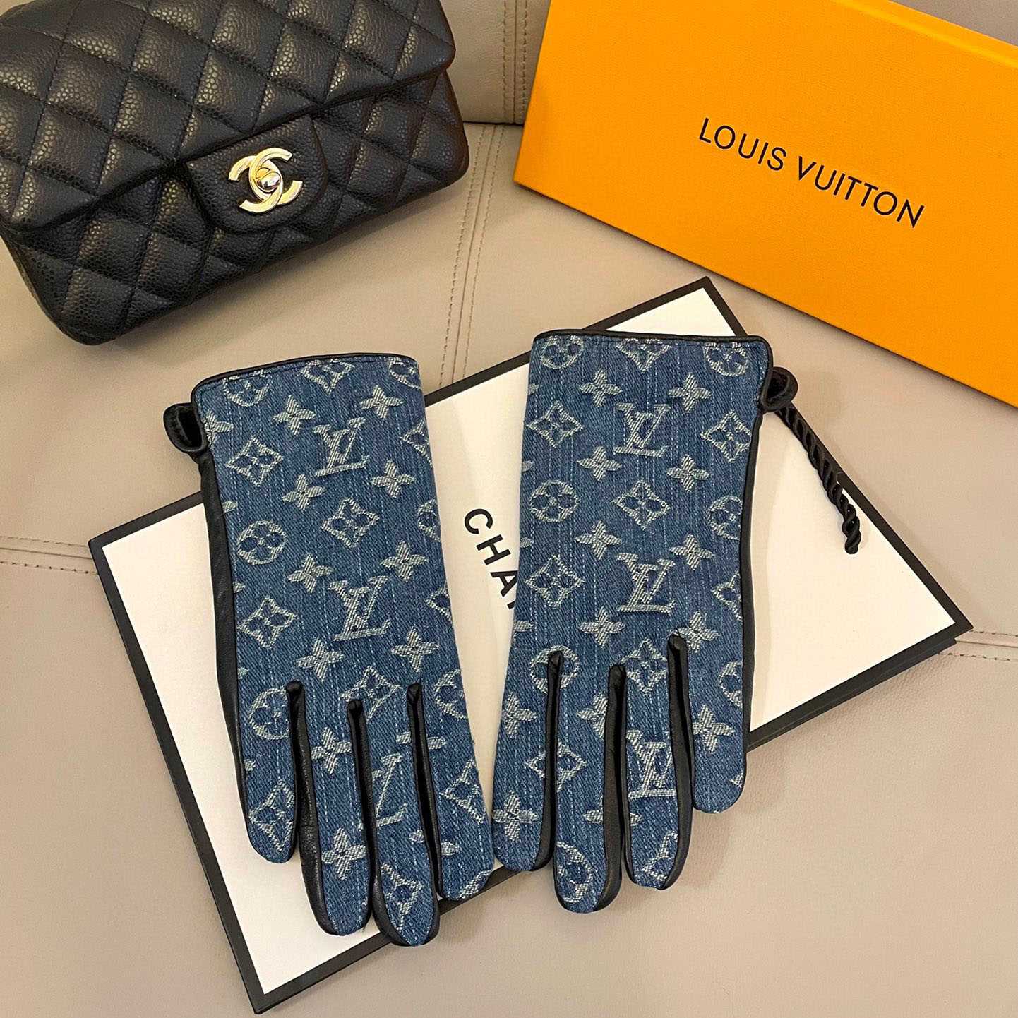 Louis Vuitton Gloves  - DopestKickz