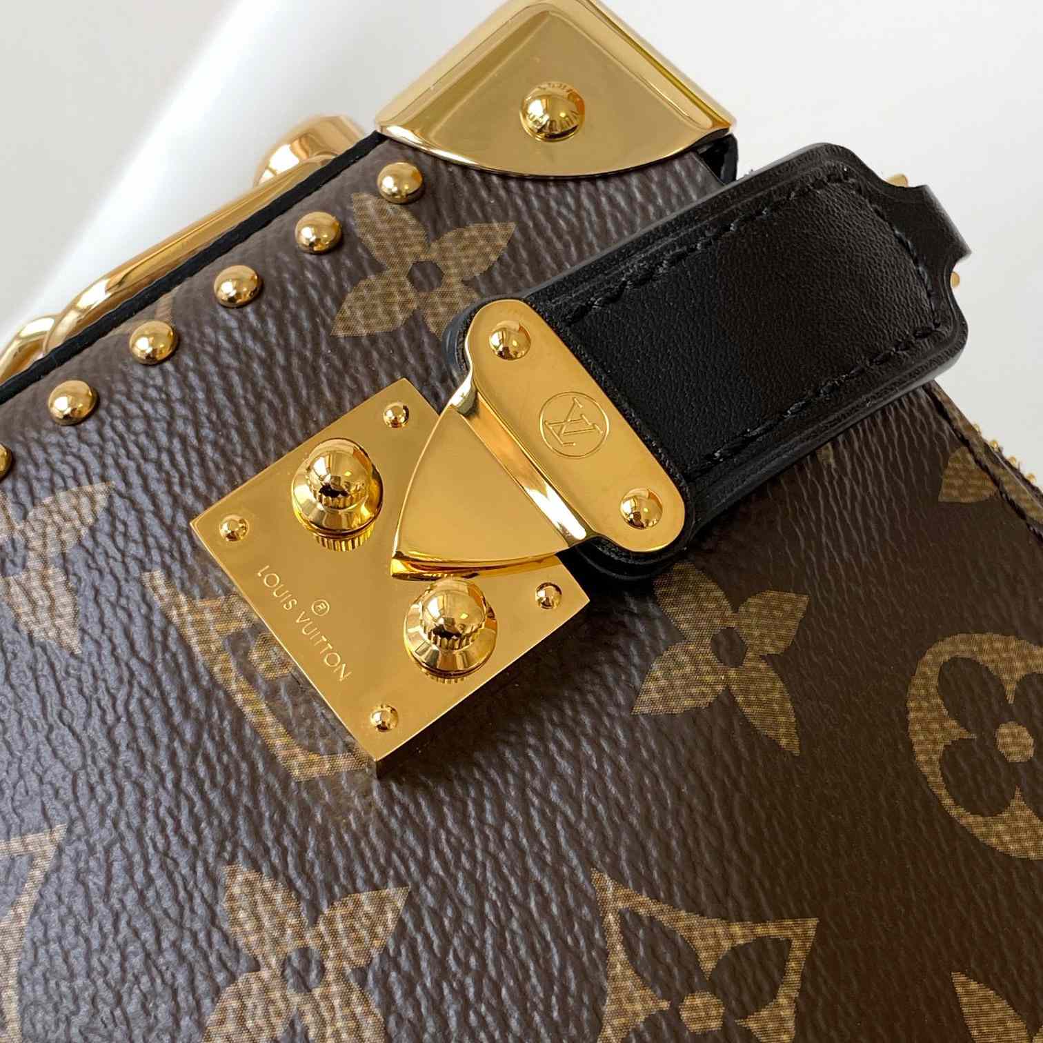 Louis Vuitton Slim Trunk  M13147 - DopestKickz