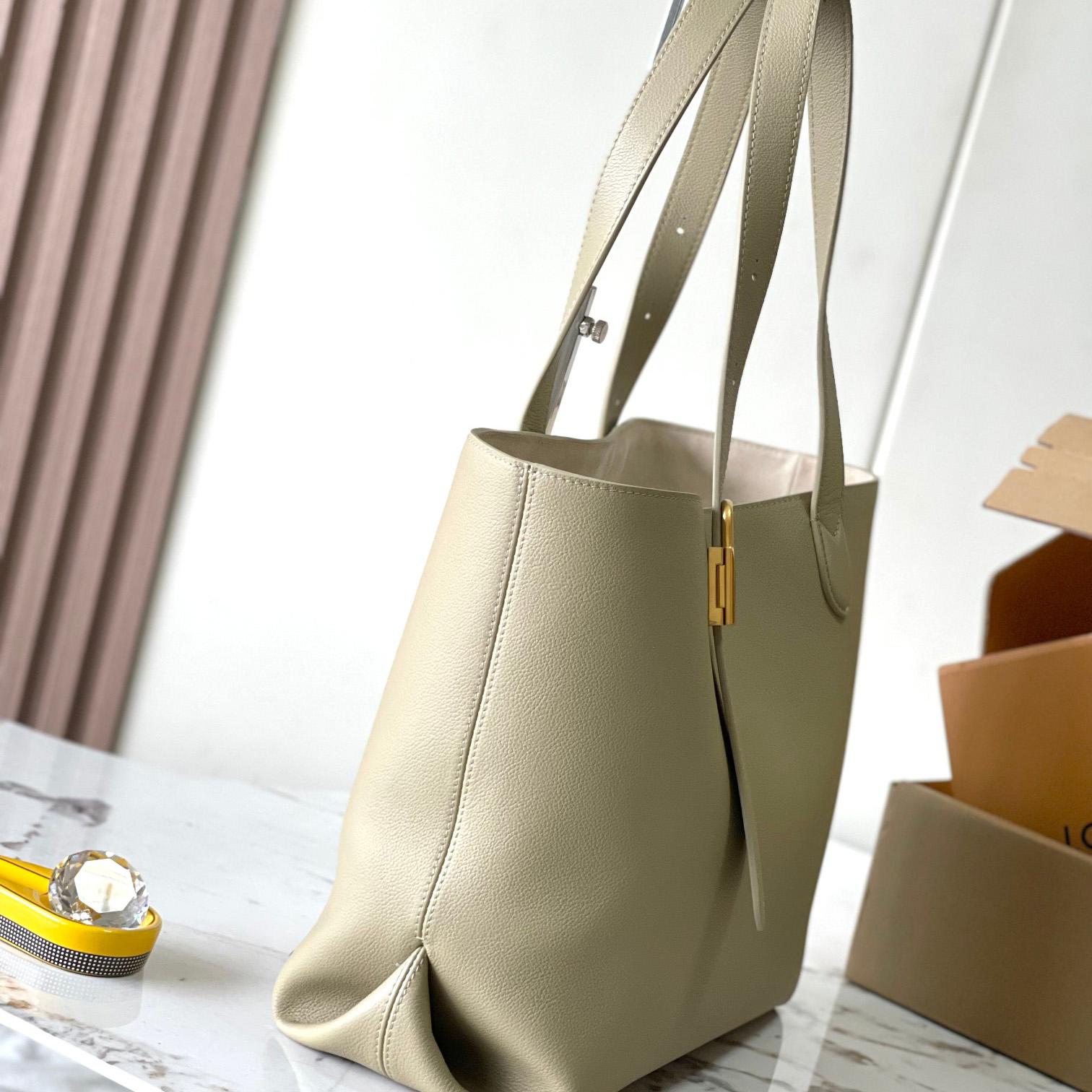 Louis Vuitton Low Key Cabas MM  M25343 - DopestKickz