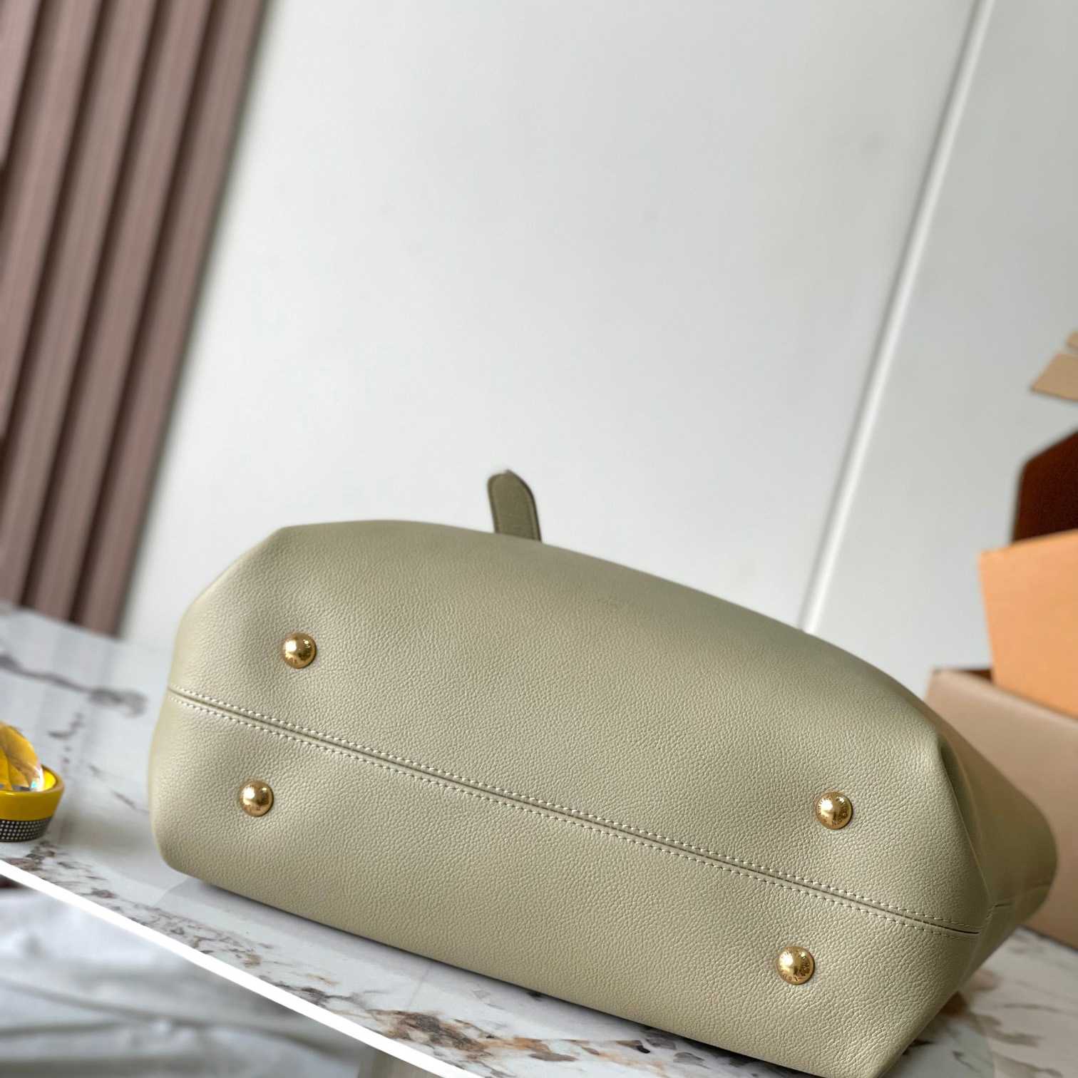 Louis Vuitton Low Key Cabas MM  M25343 - DopestKickz