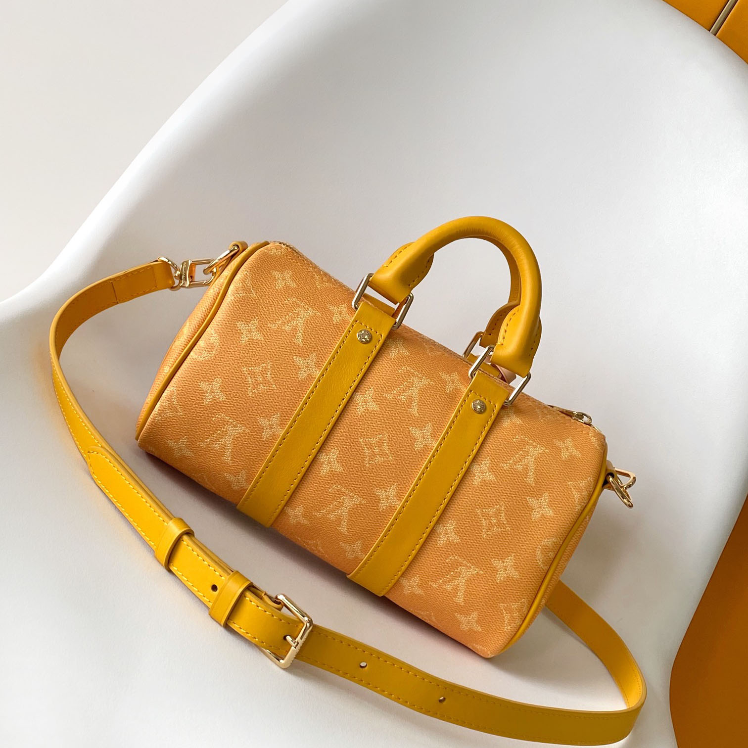 Louis Vuitton Keepall Bandoulière 25  M13166 - DopestKickz