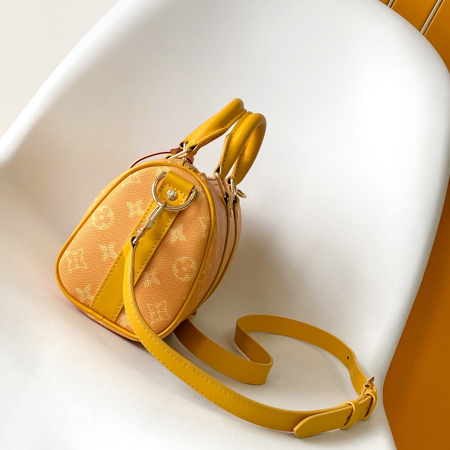 Louis Vuitton Keepall Bandoulière 25  M13166 - DopestKickz