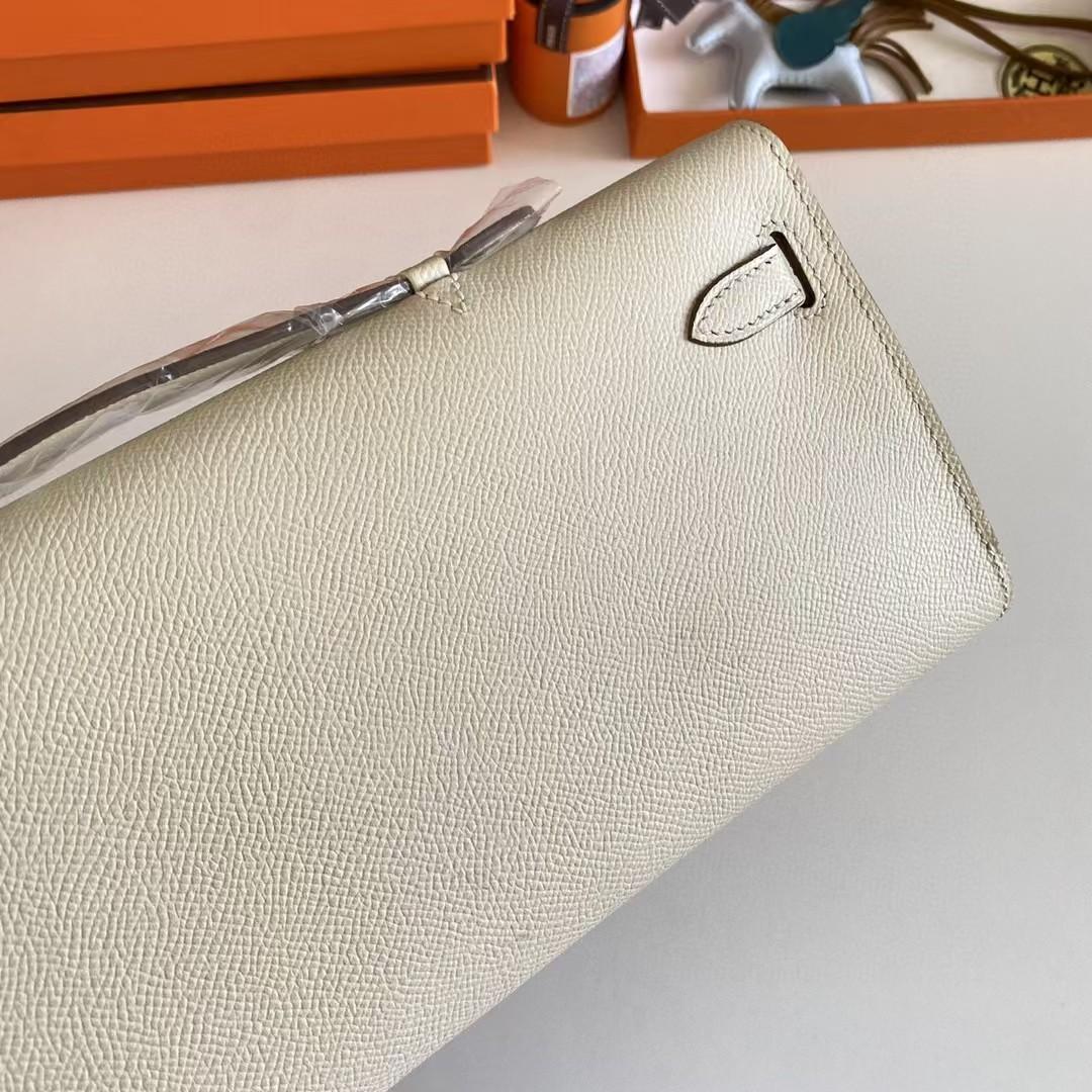 Hermes Women’s Genuine Leather Top Handle Lock Closure Clutch Bag   31cm - DopestKickz