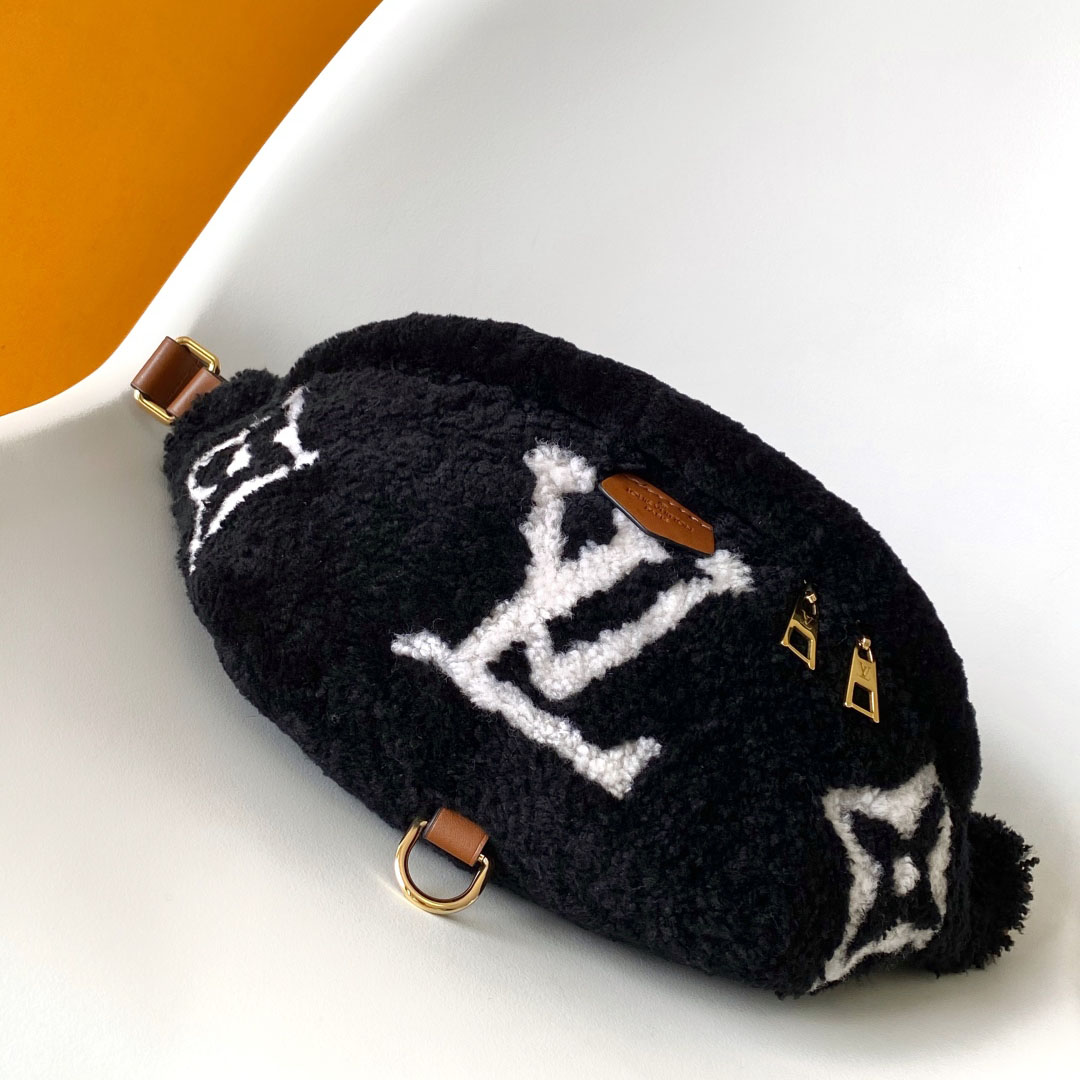 Louis Vuitton Bumbag  M11799 - DopestKickz