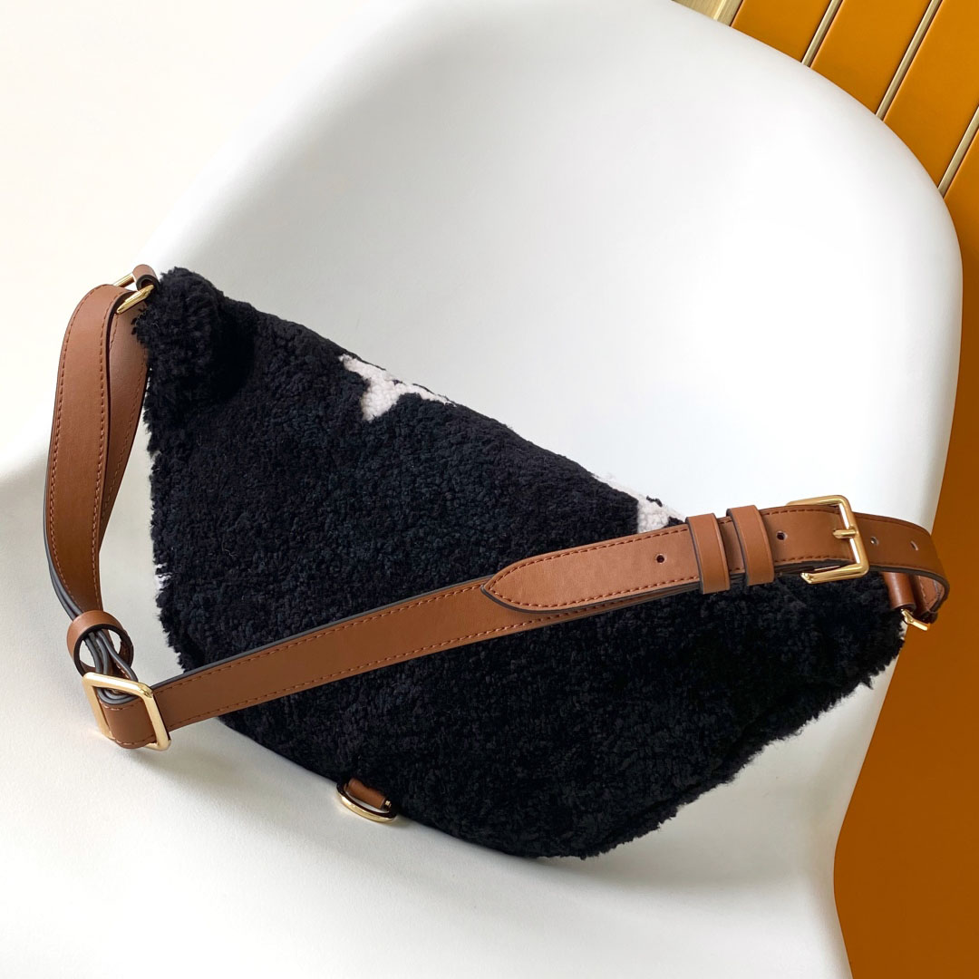 Louis Vuitton Bumbag  M11799 - DopestKickz