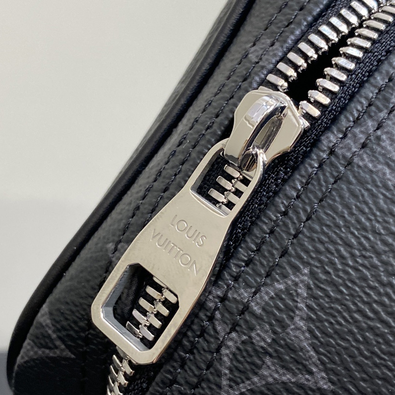 Louis Vuitton Toiletry Bag  M11510 - DopestKickz